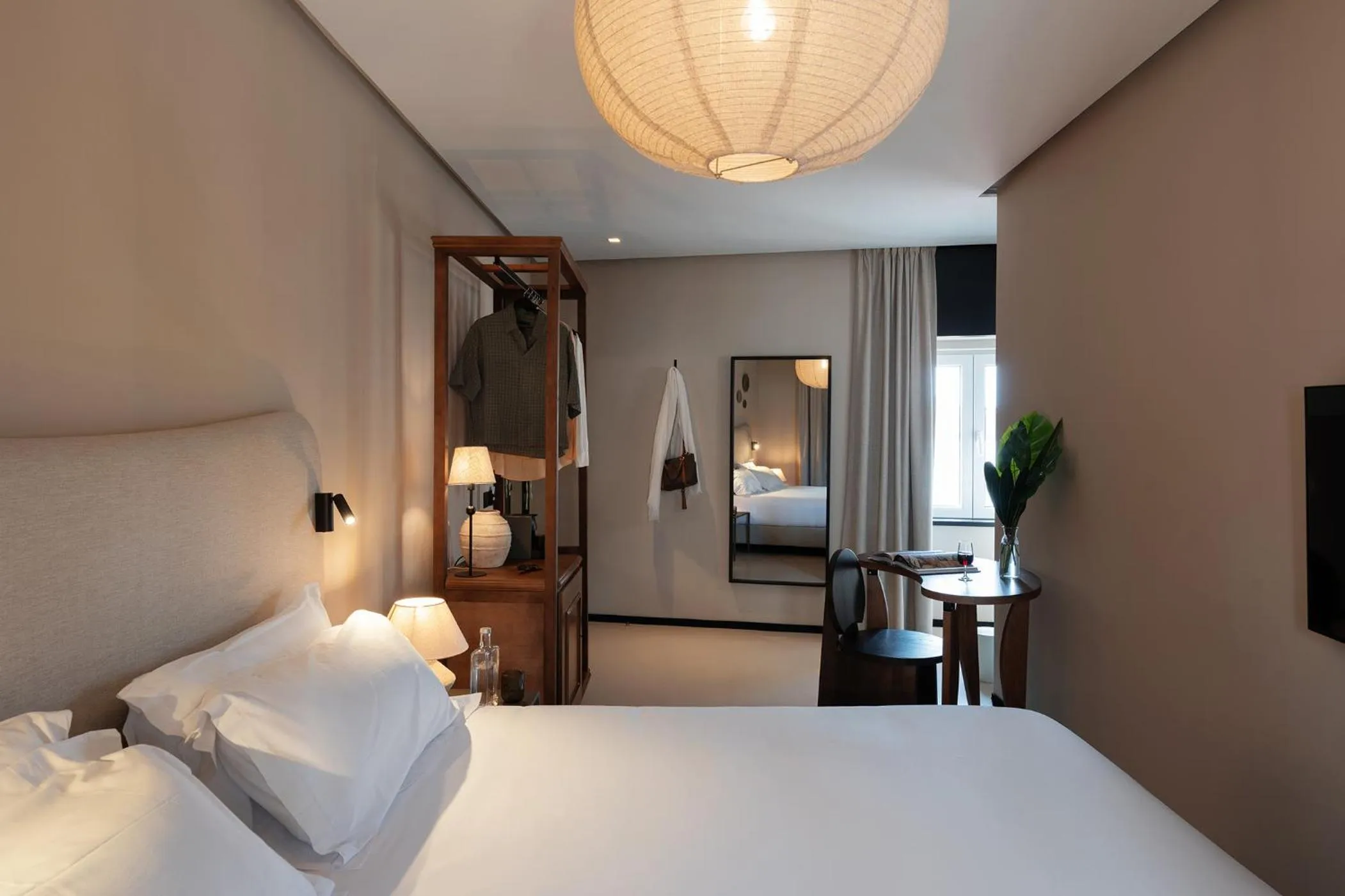 Bedroom, Bed in Casa Teva Lisboa Boutique Hotel by chic&basic