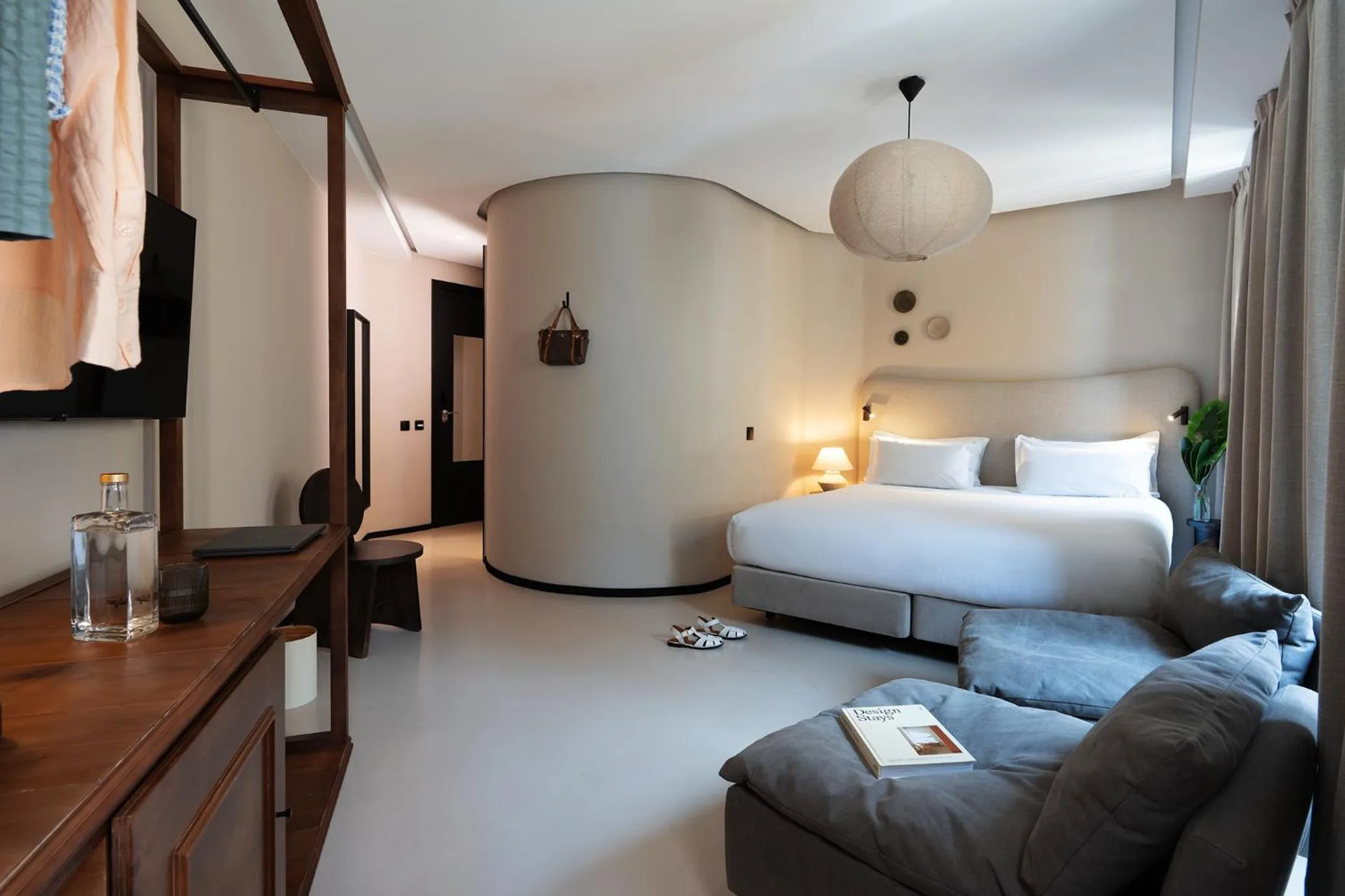 Bedroom, Bed in Casa Teva Lisboa Boutique Hotel by chic&basic
