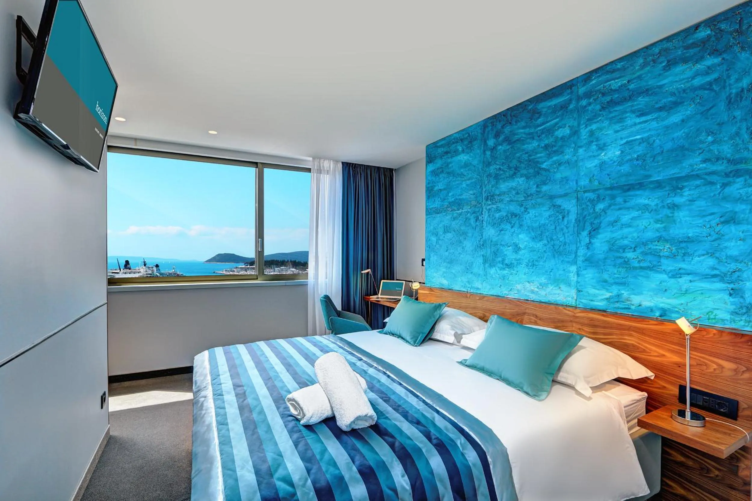 Decorative detail, Bed in Horizon Luxury Suites & Design Rooms