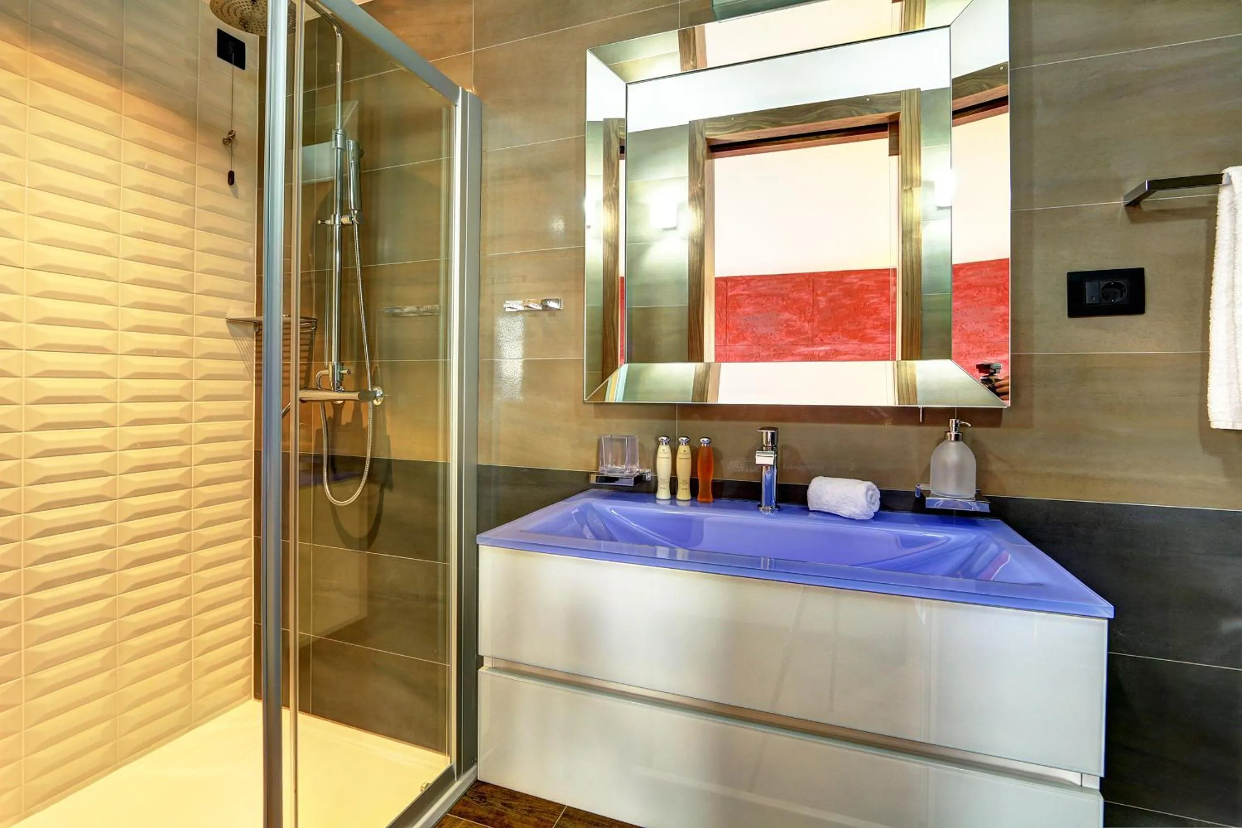 Bathroom in Horizon Luxury Suites & Design Rooms