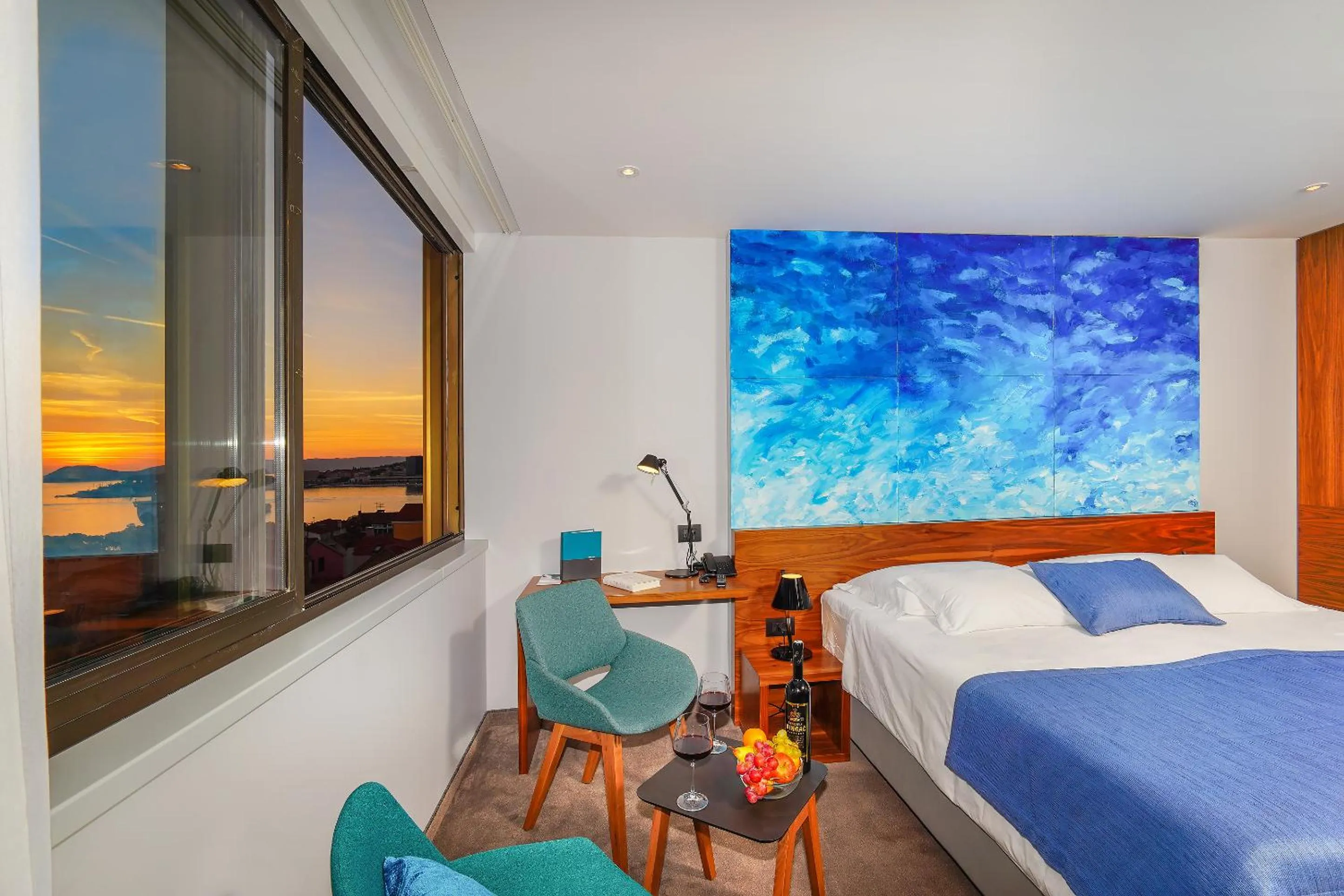 Bedroom, Bed in Horizon Luxury Suites & Design Rooms