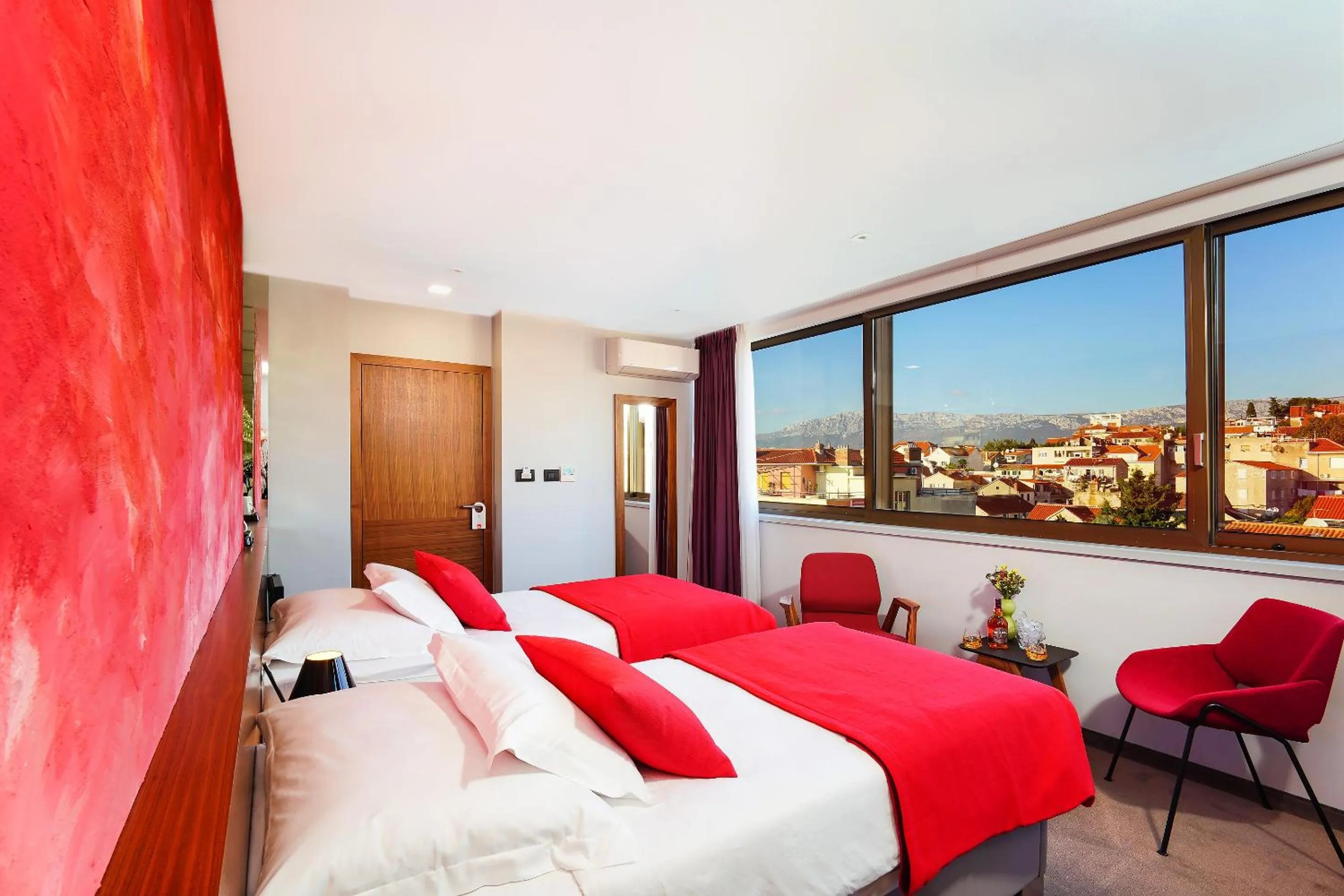 Bedroom, Bed in Horizon Luxury Suites & Design Rooms