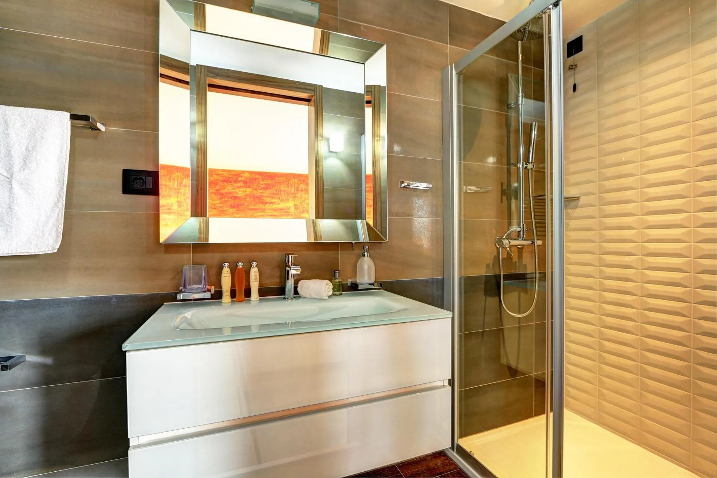 Bathroom in Horizon Luxury Suites & Design Rooms