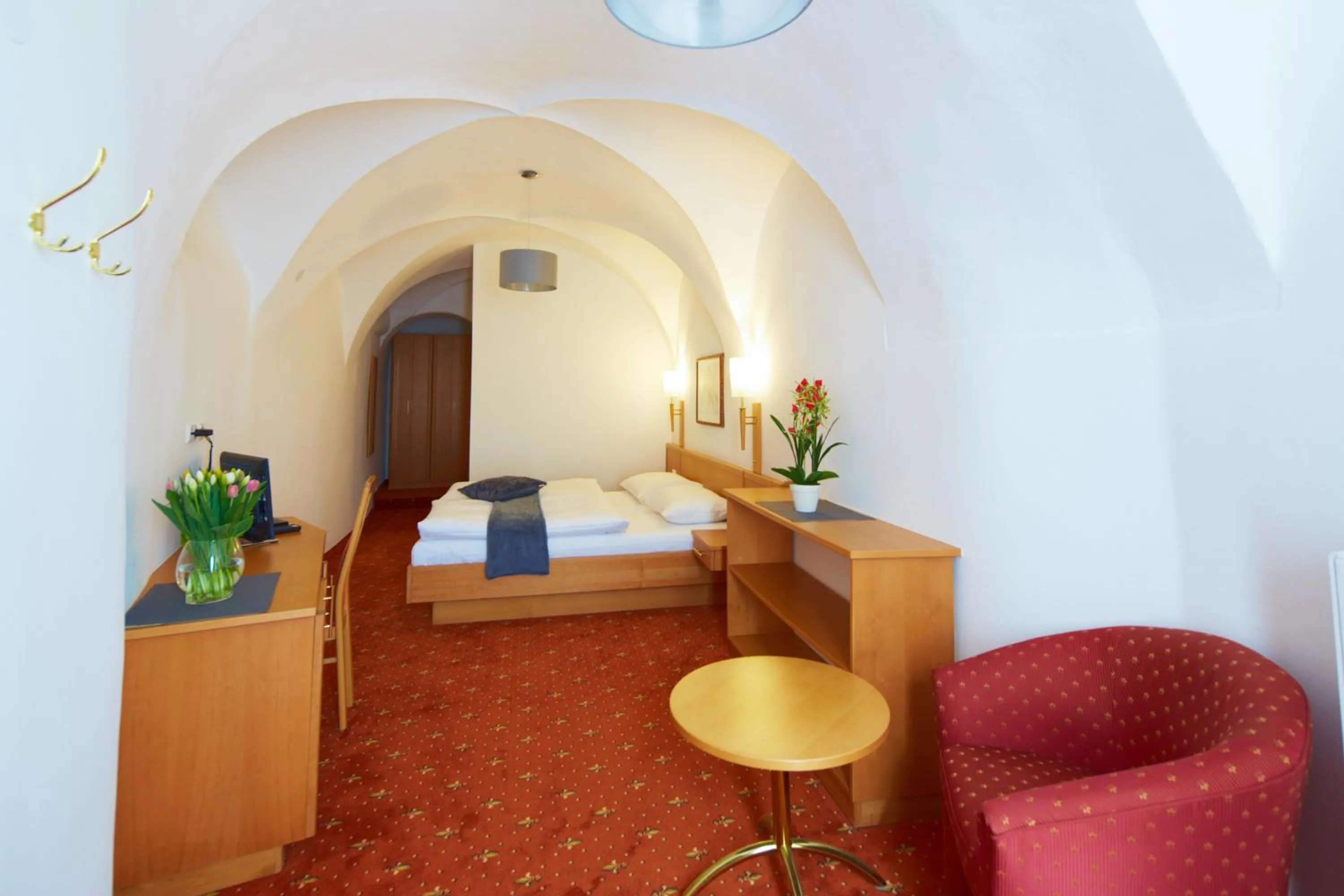 Bedroom, Bed in Rathauskeller Melk