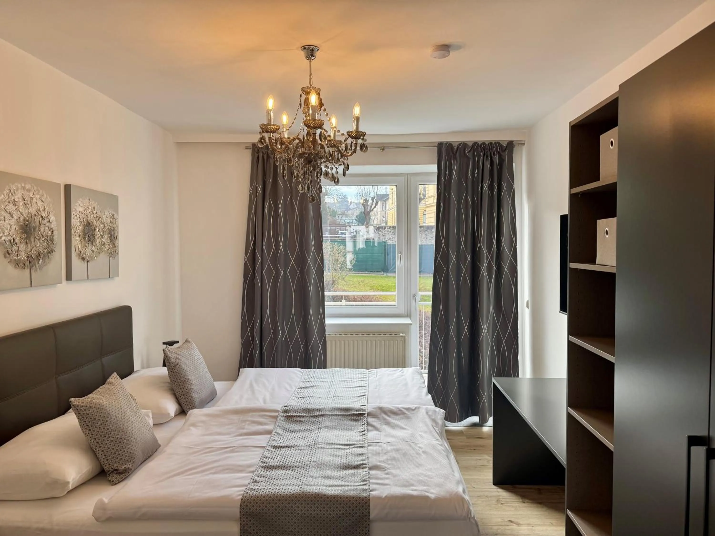 Bedroom, Bed in Rathauskeller Melk