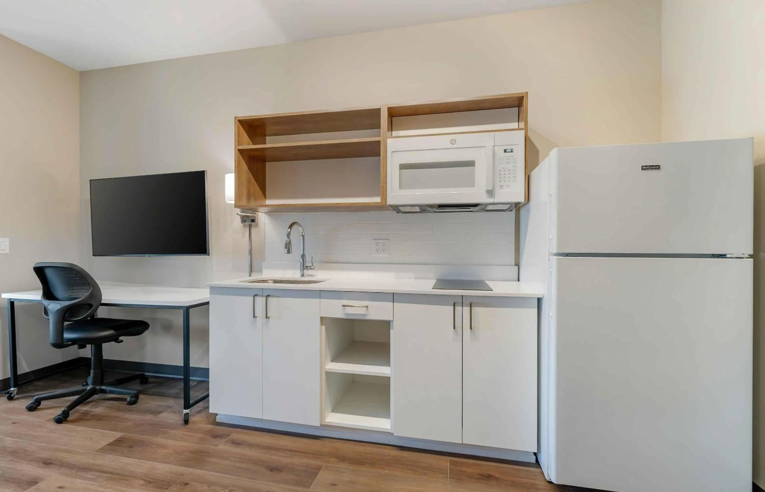 Kitchen or kitchenette in Extended Stay America Premier Suites Phoenix Chandler Airport
