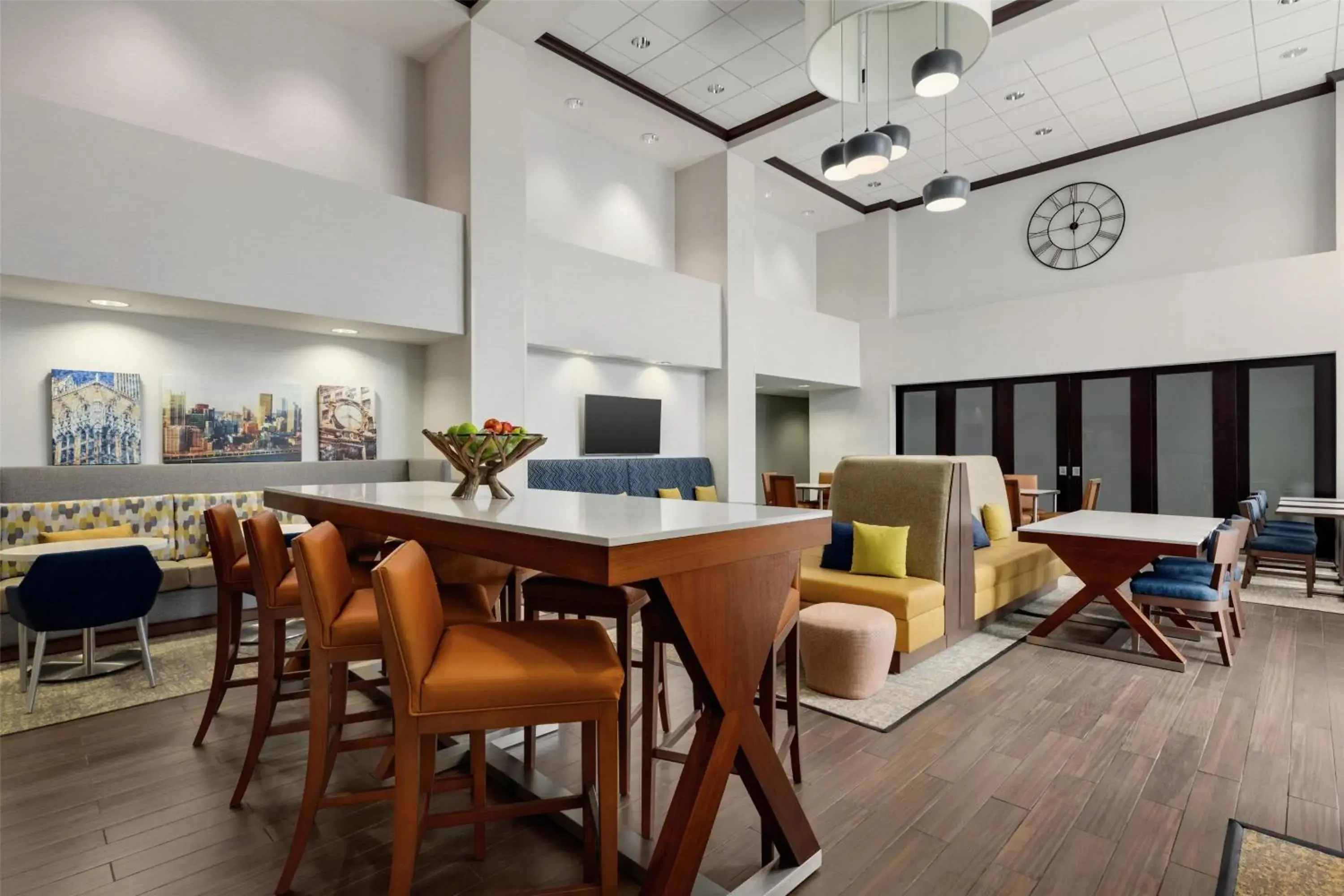 Lobby or reception in Hampton Inn & Suites - Pittsburgh/Harmarville, PA Lobby or reception in Hampton Inn & Suites - Pittsburgh/Harmarville, PA