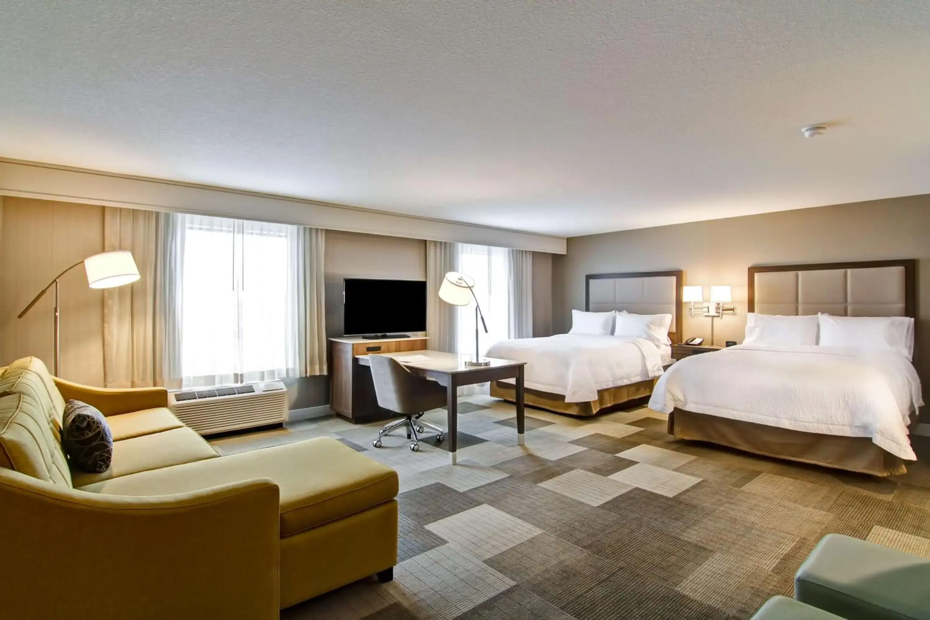 Bedroom, Bed in Hampton Inn & Suites by Hilton Saskatoon Airport Bedroom, Bed in Hampton Inn & Suites by Hilton Saskatoon Airport