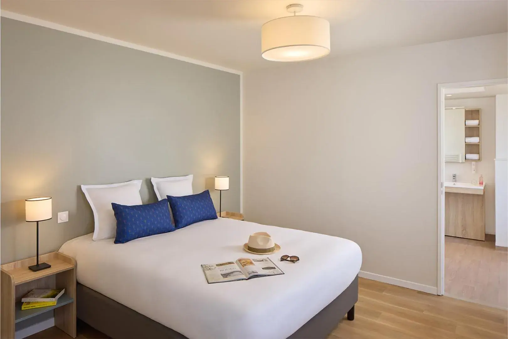 One-Bedroom Apartment in Quality Aparthotel Rouen One-Bedroom Apartment in Quality Aparthotel Rouen