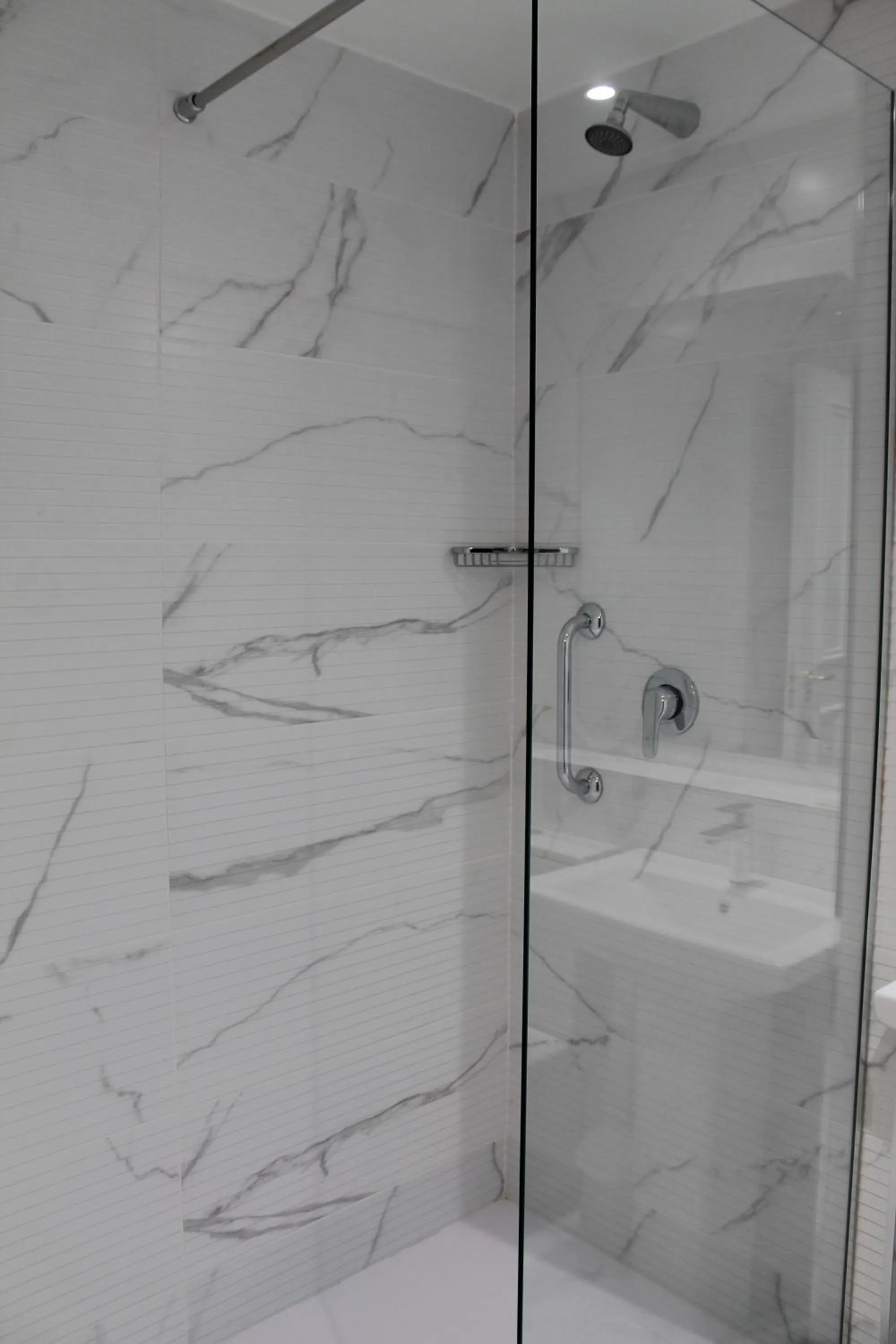 Bathroom in Tralee Benners Hotel