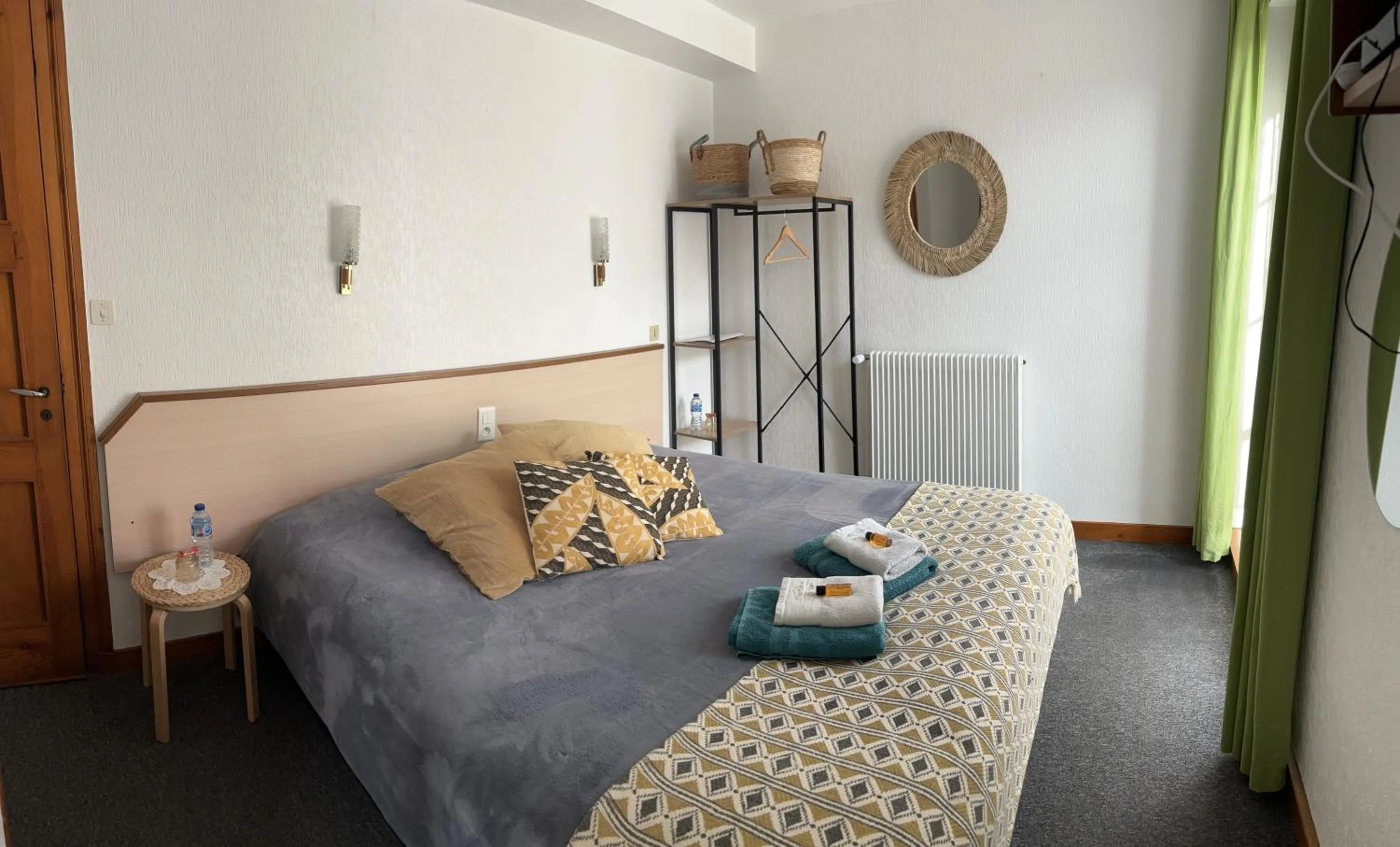 Standard Double Room in L'Ajasserie d'Orcival