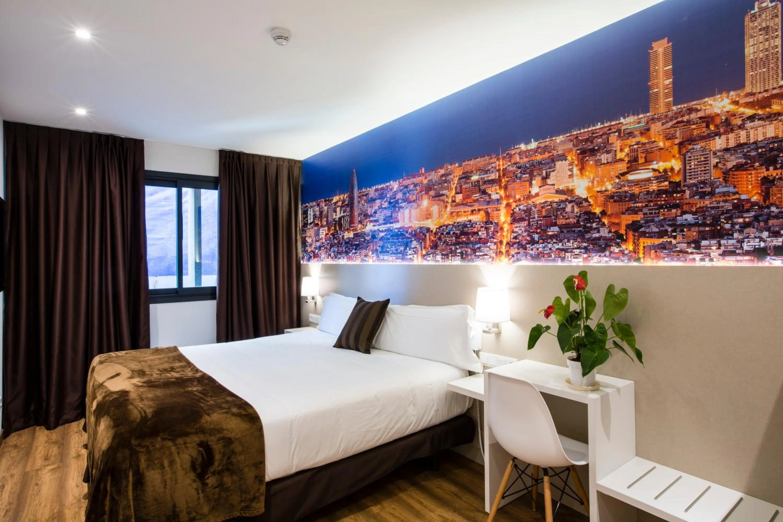 Photo of the whole room, Bed in Hotel BESTPRICE Gracia