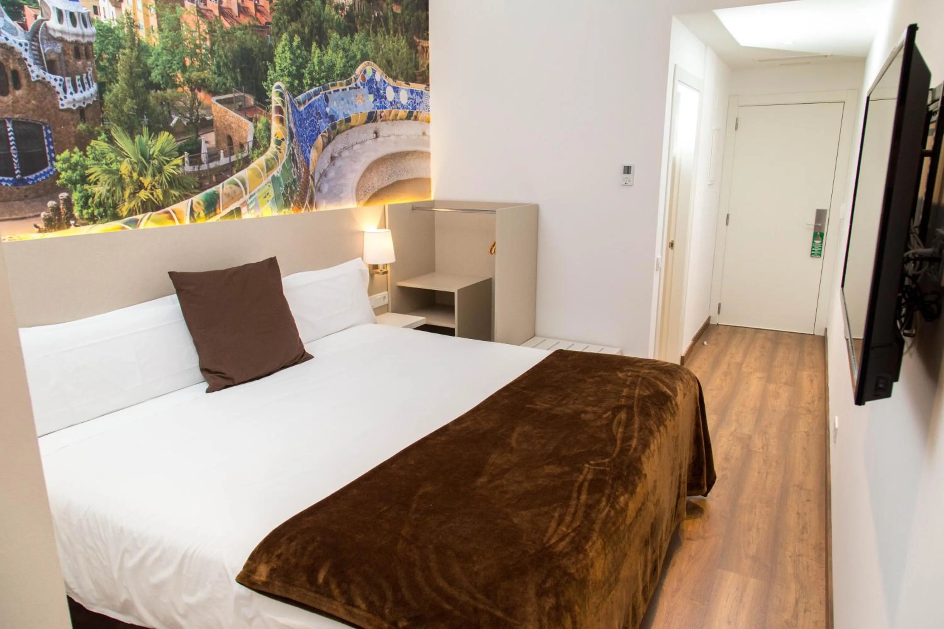 Photo of the whole room, Bed in Hotel BESTPRICE Gracia