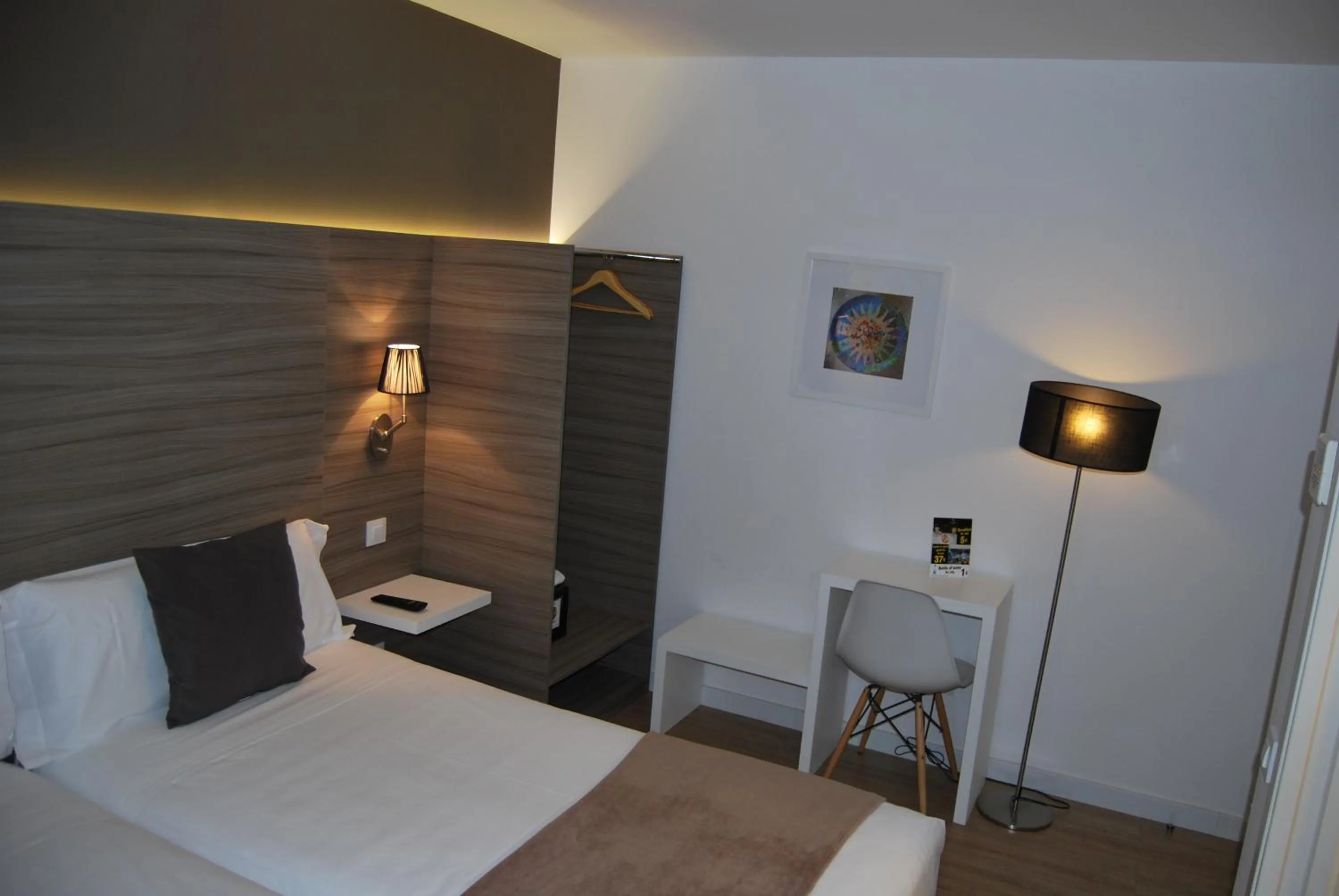 Photo of the whole room, Bed in Hotel BESTPRICE Gracia