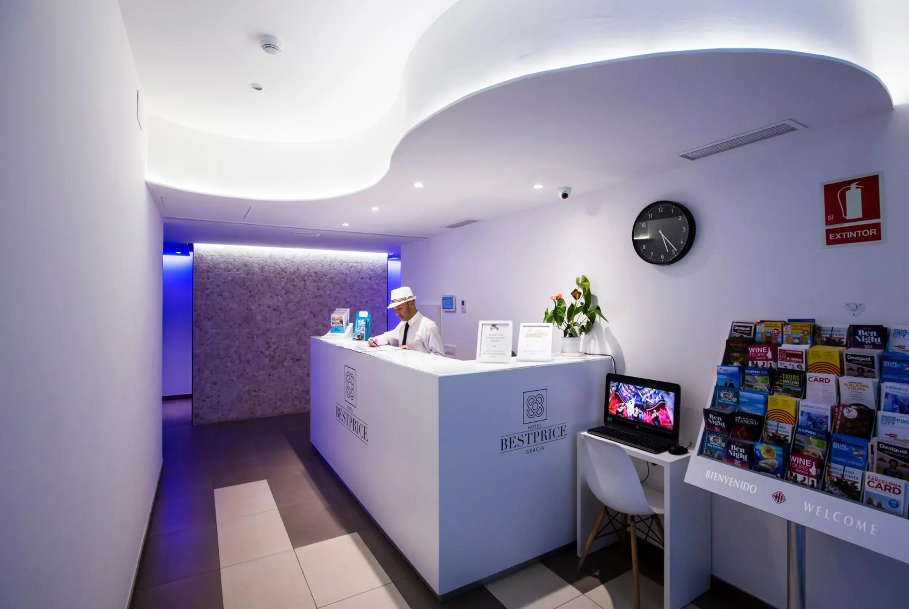 Lobby or reception in Hotel BESTPRICE Gracia