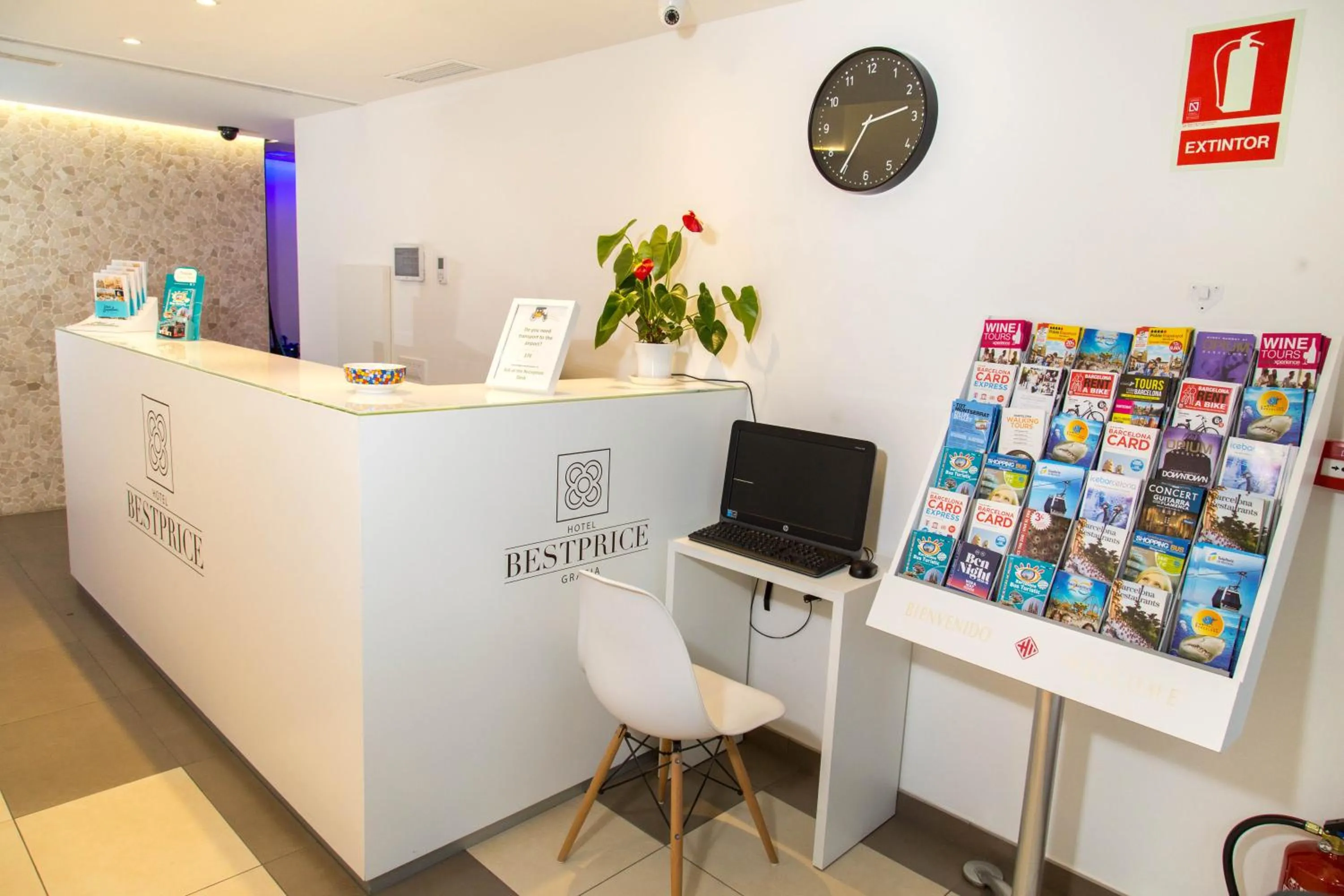 Lobby or reception in Hotel BESTPRICE Gracia