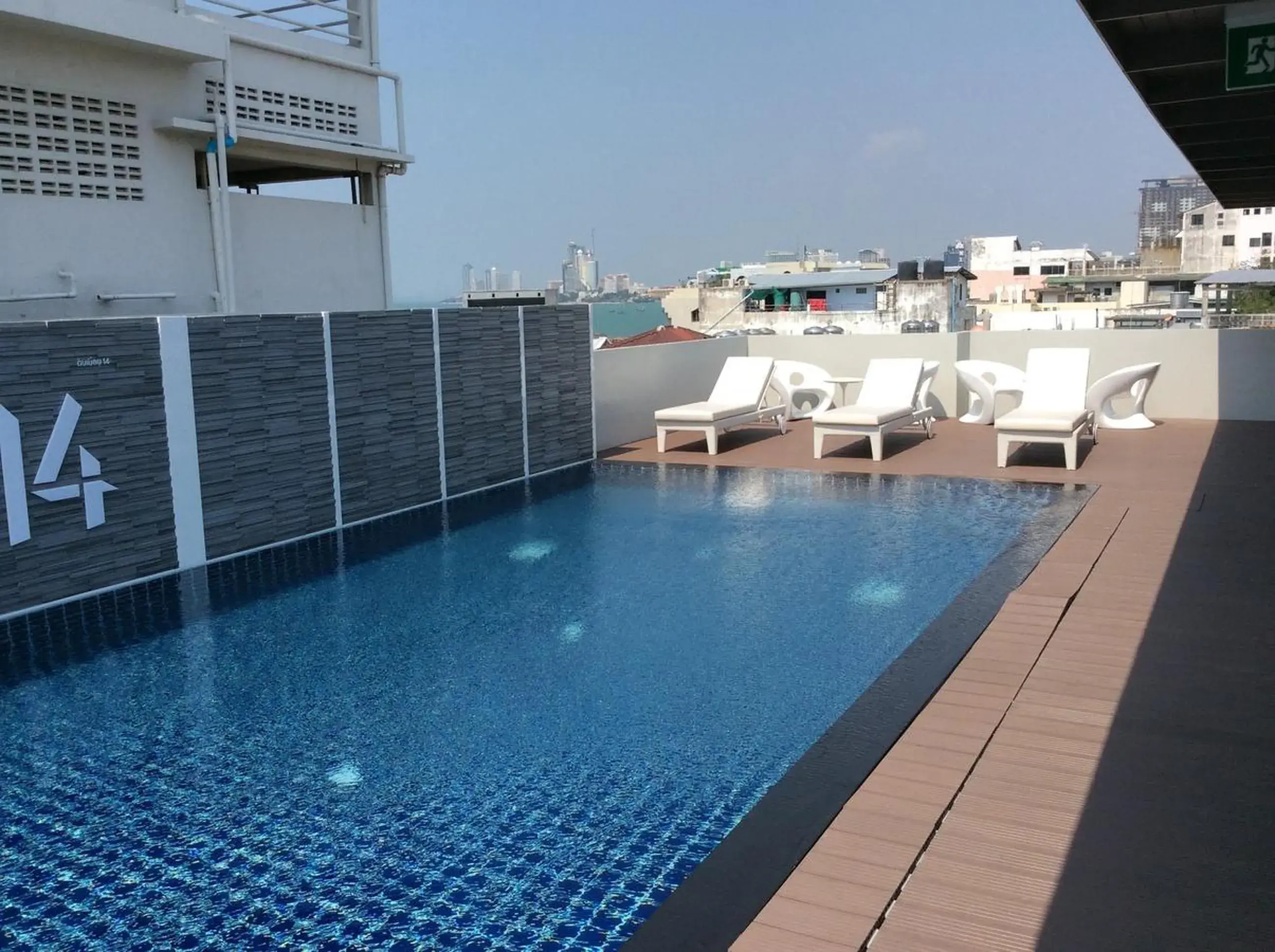 Pool view in W14 Pattaya Pool view in W14 Pattaya