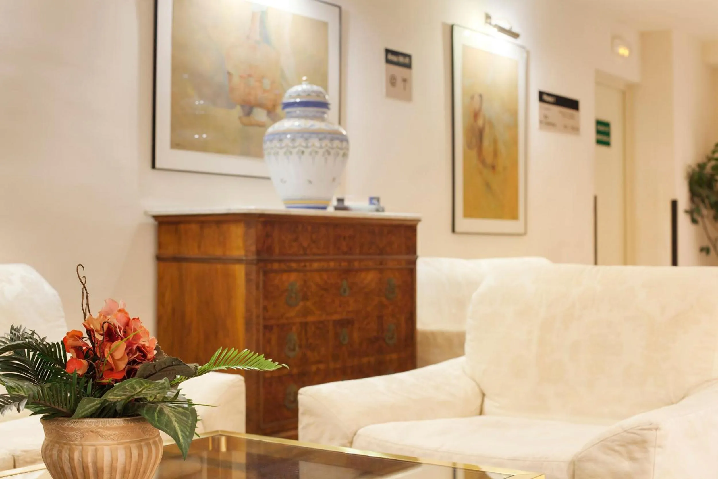 Lobby or reception in Atlantis by Atbcn