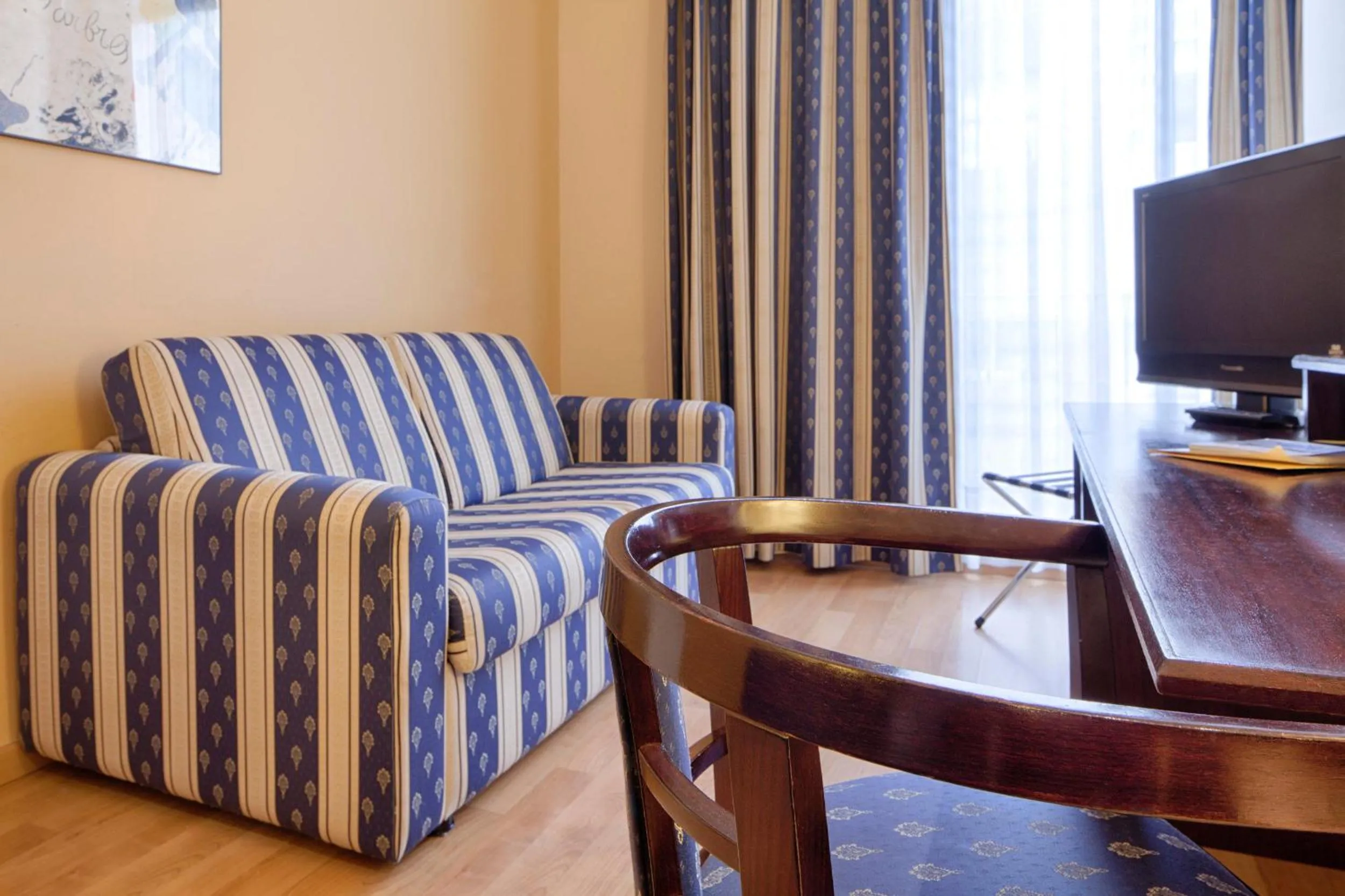 Photo of the whole room in Atlantis by Atbcn