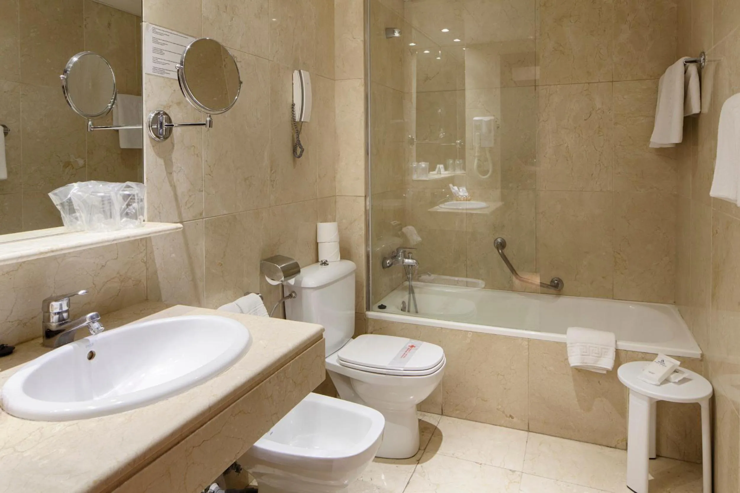 Bathroom in Atlantis by Atbcn