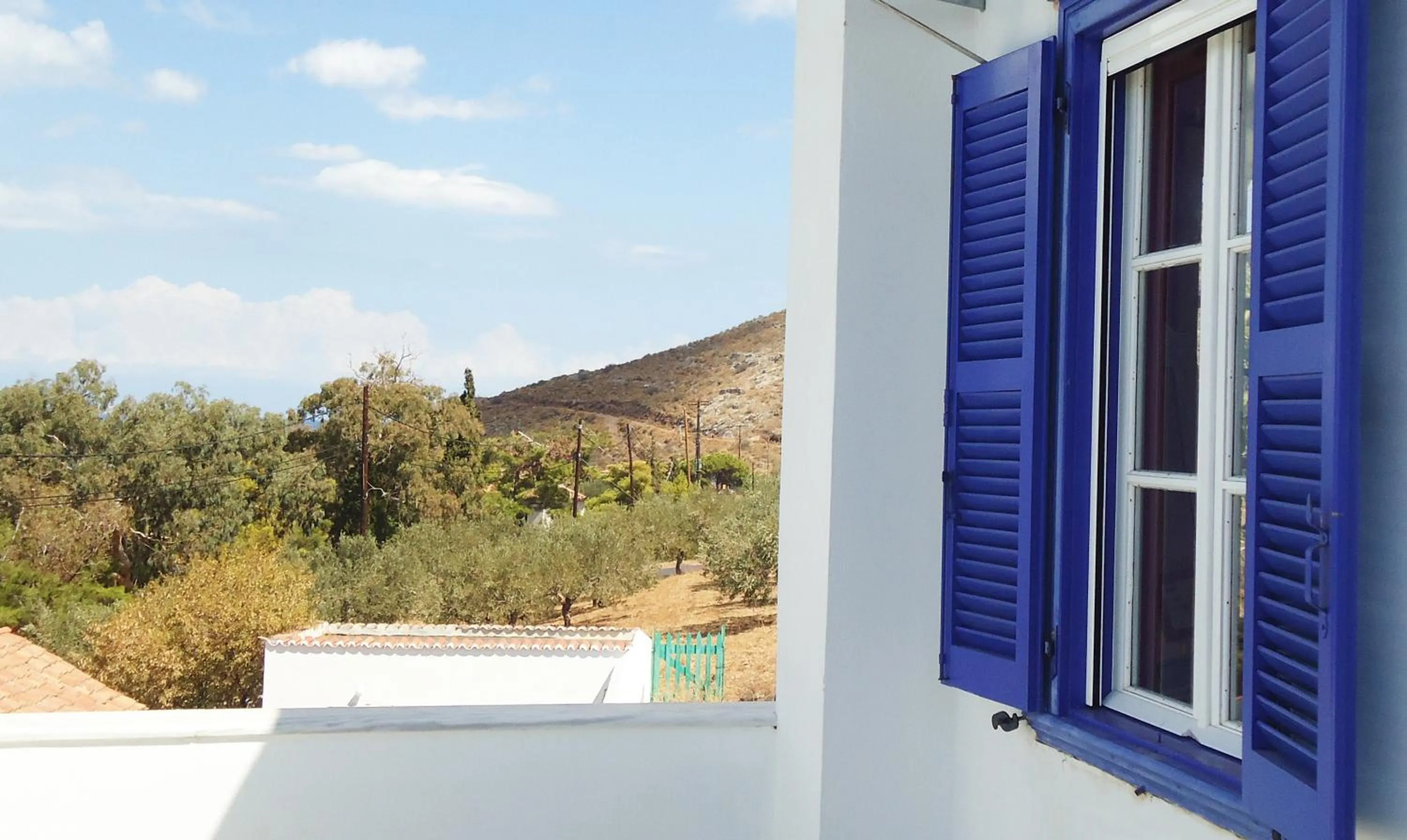 Mountain view in Vlichos Studio Apartment