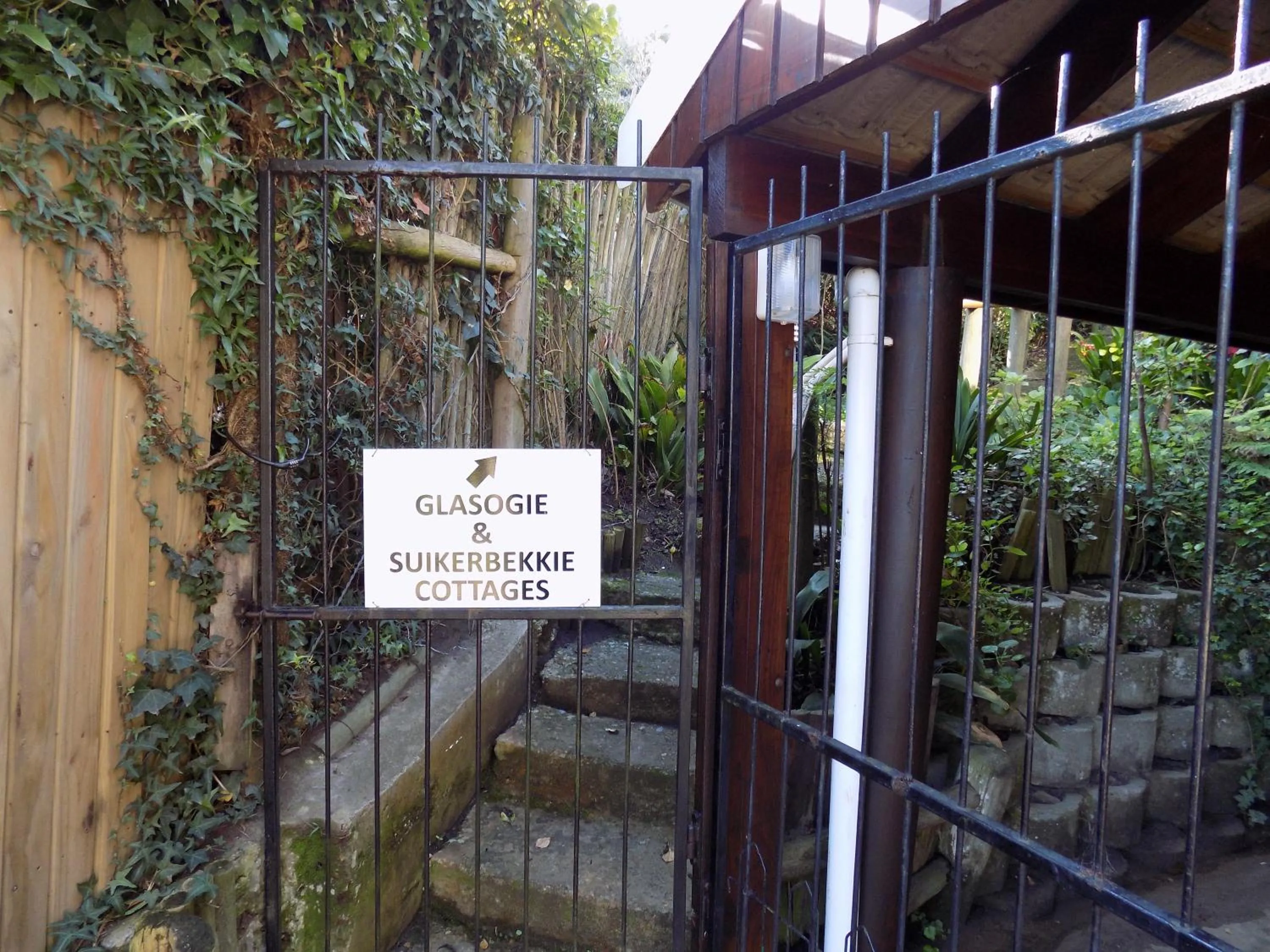 Facade/entrance in Protea Guest House