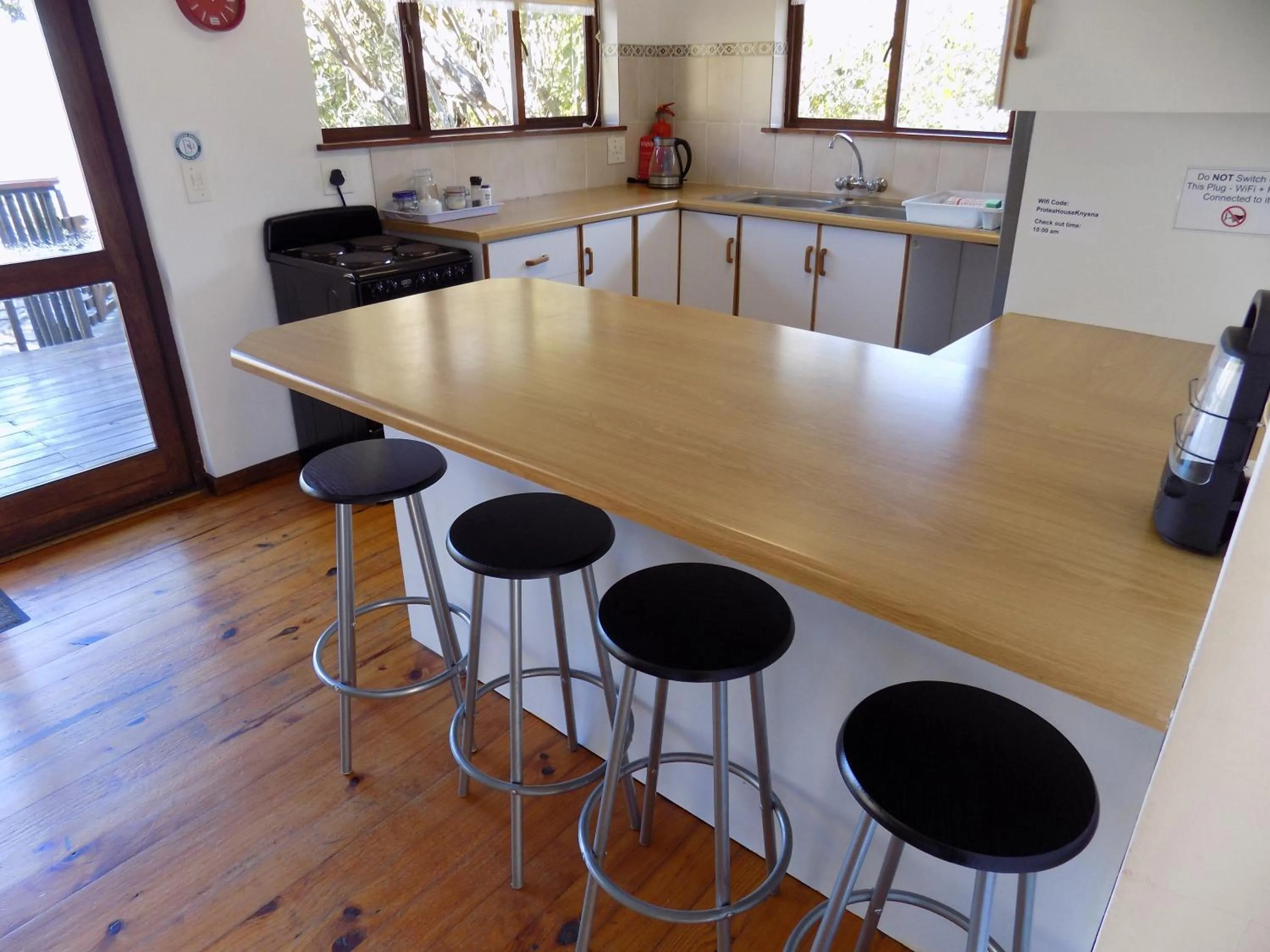 Kitchen or kitchenette in Protea Guest House