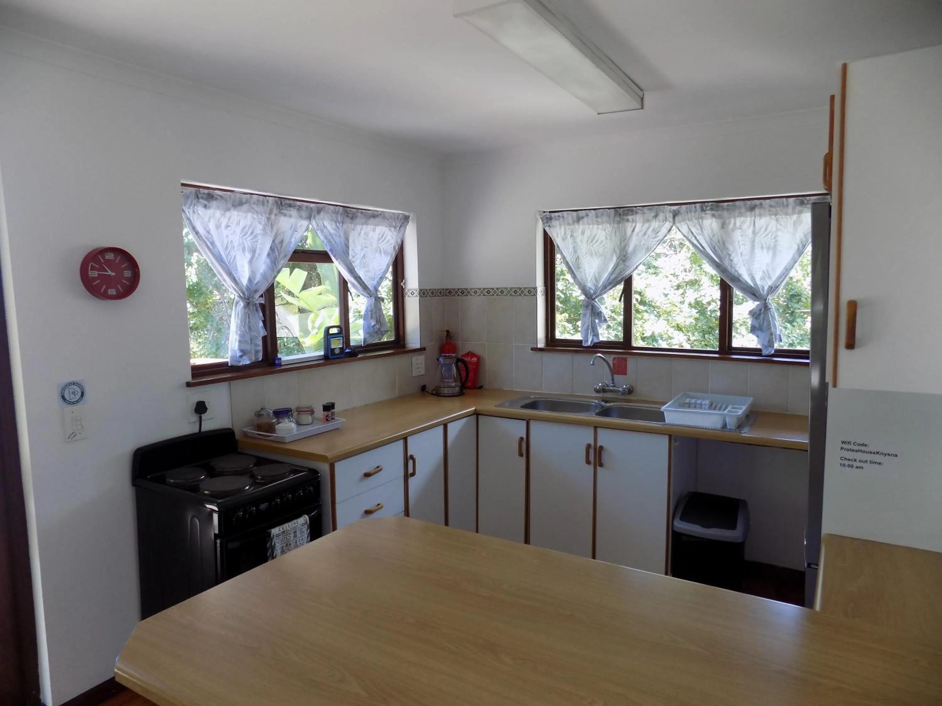 Kitchen or kitchenette in Protea Guest House