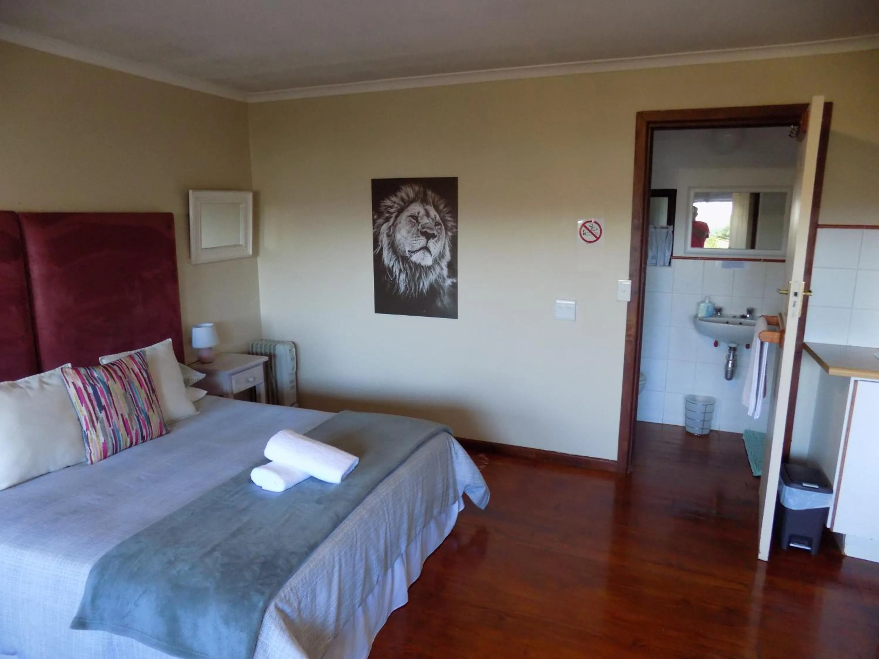Bathroom, Bed in Protea Guest House