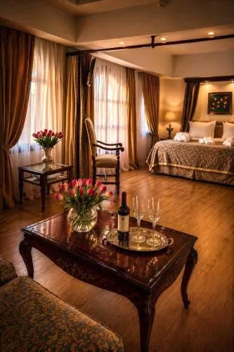 Great Greece Le Convivial Suites