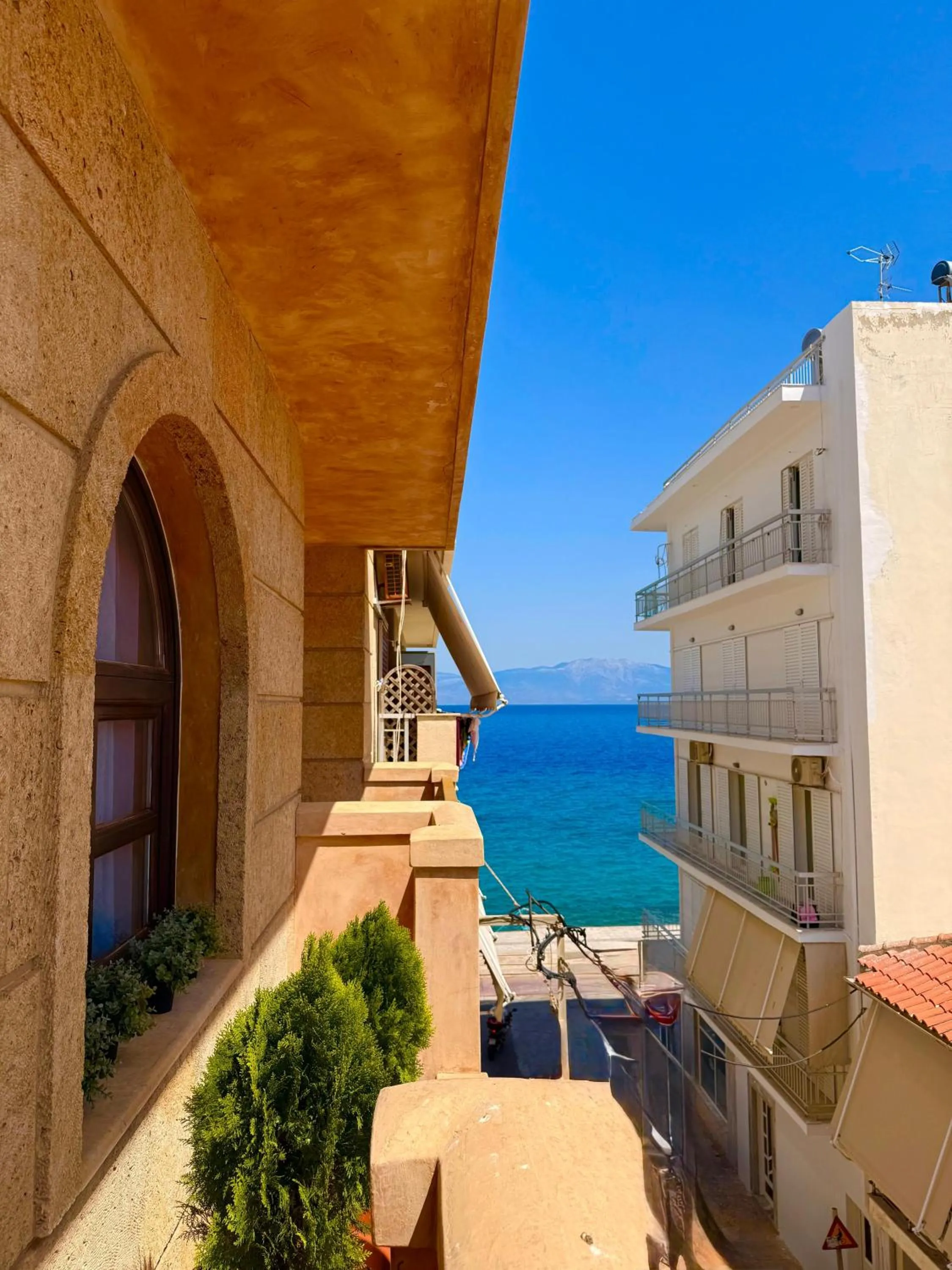 Property building in Great Greece Le Convivial Suites