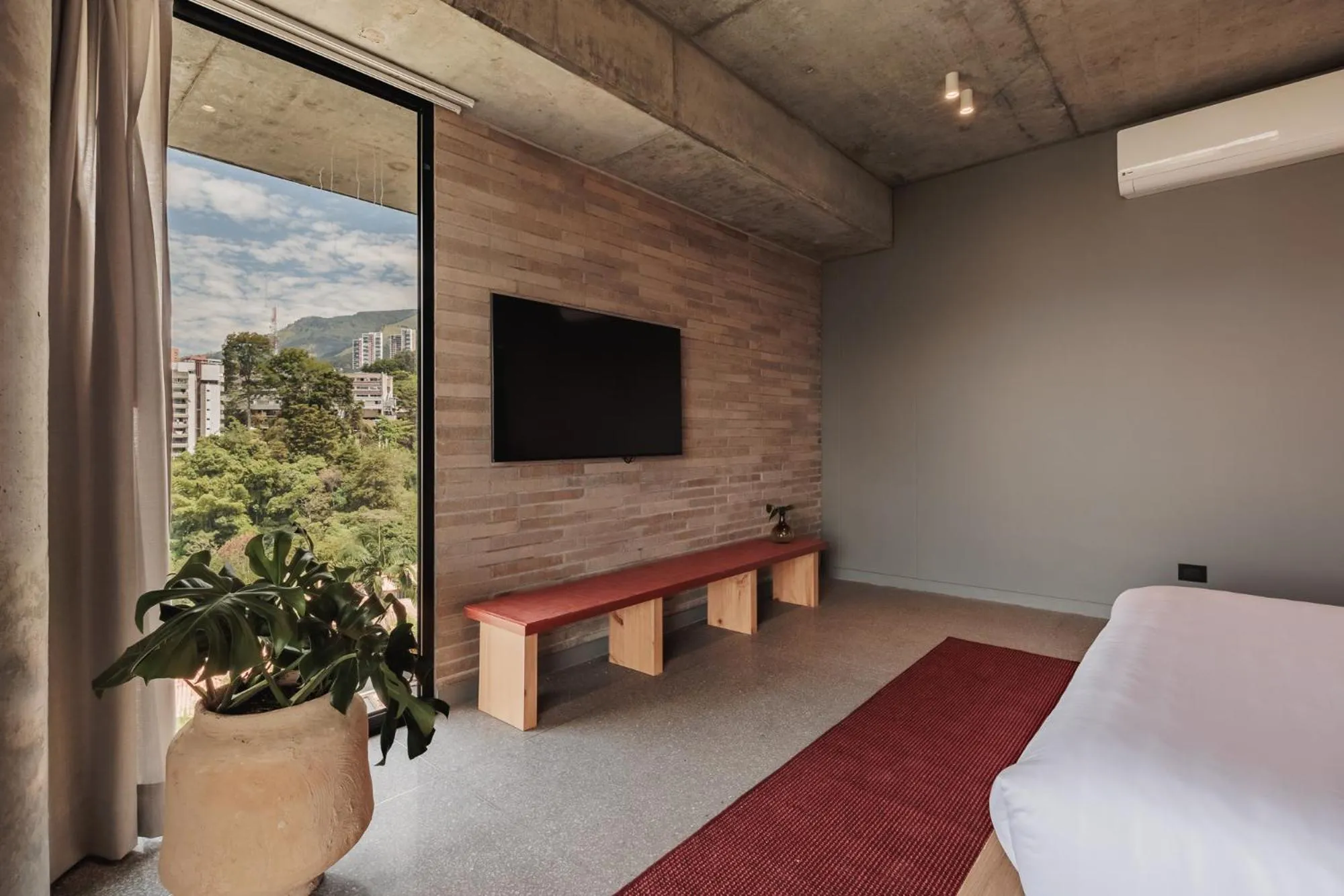 Bed in The Somos Loho Hotel