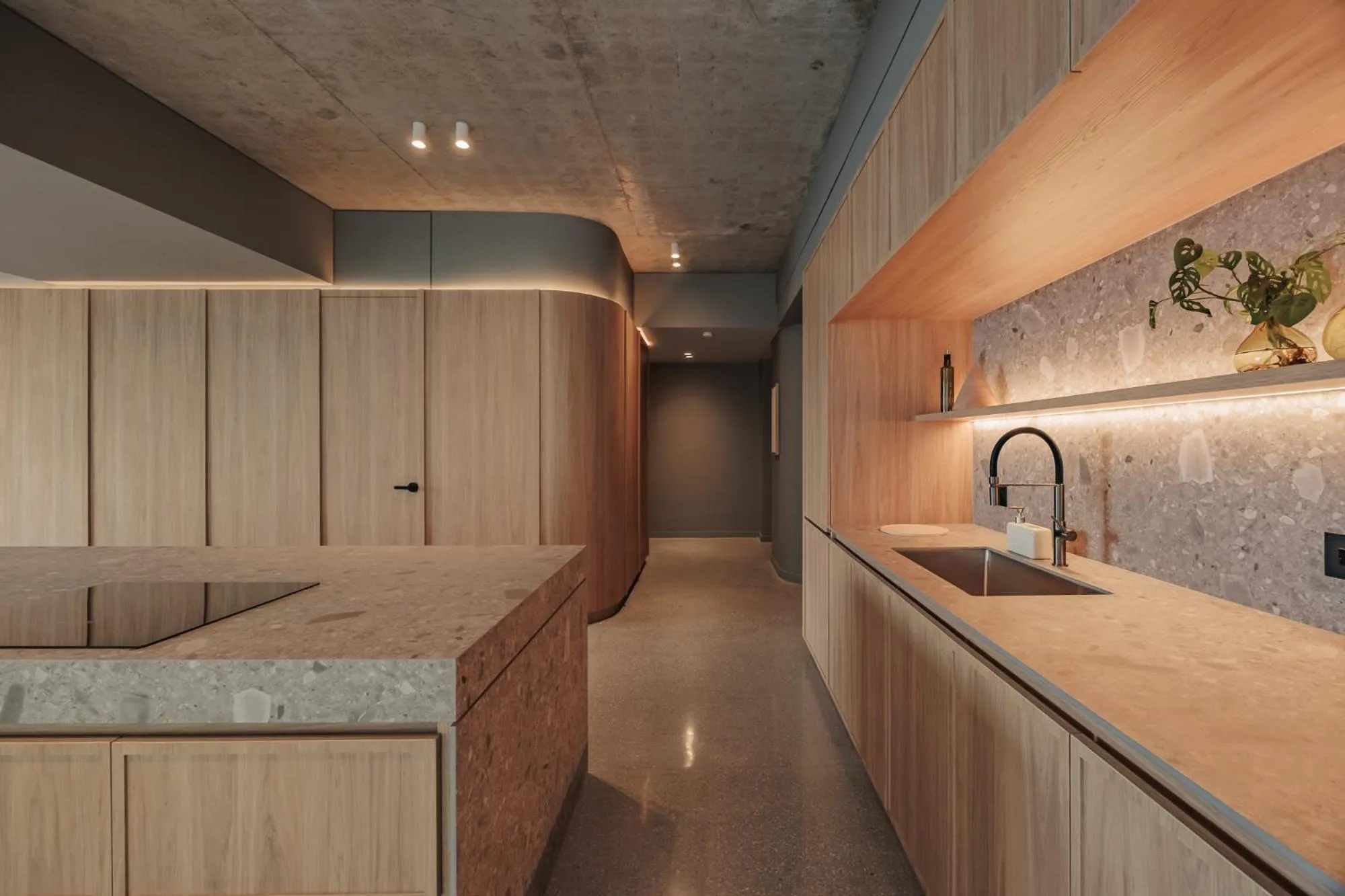 Kitchen or kitchenette in The Somos Loho Hotel