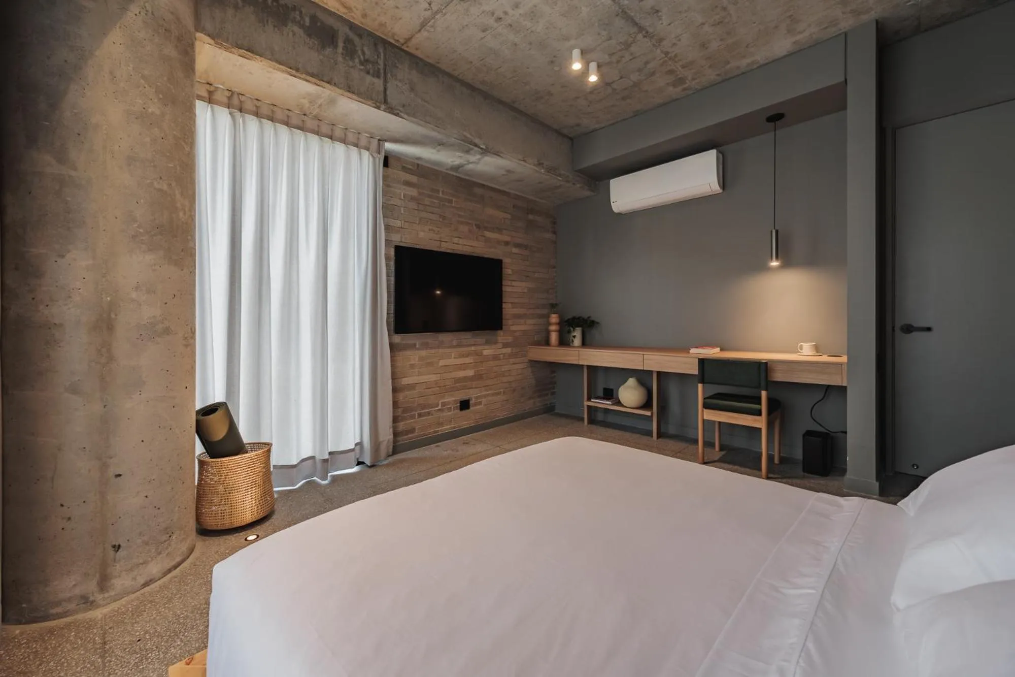 Bedroom, Bed in The Somos Loho Hotel