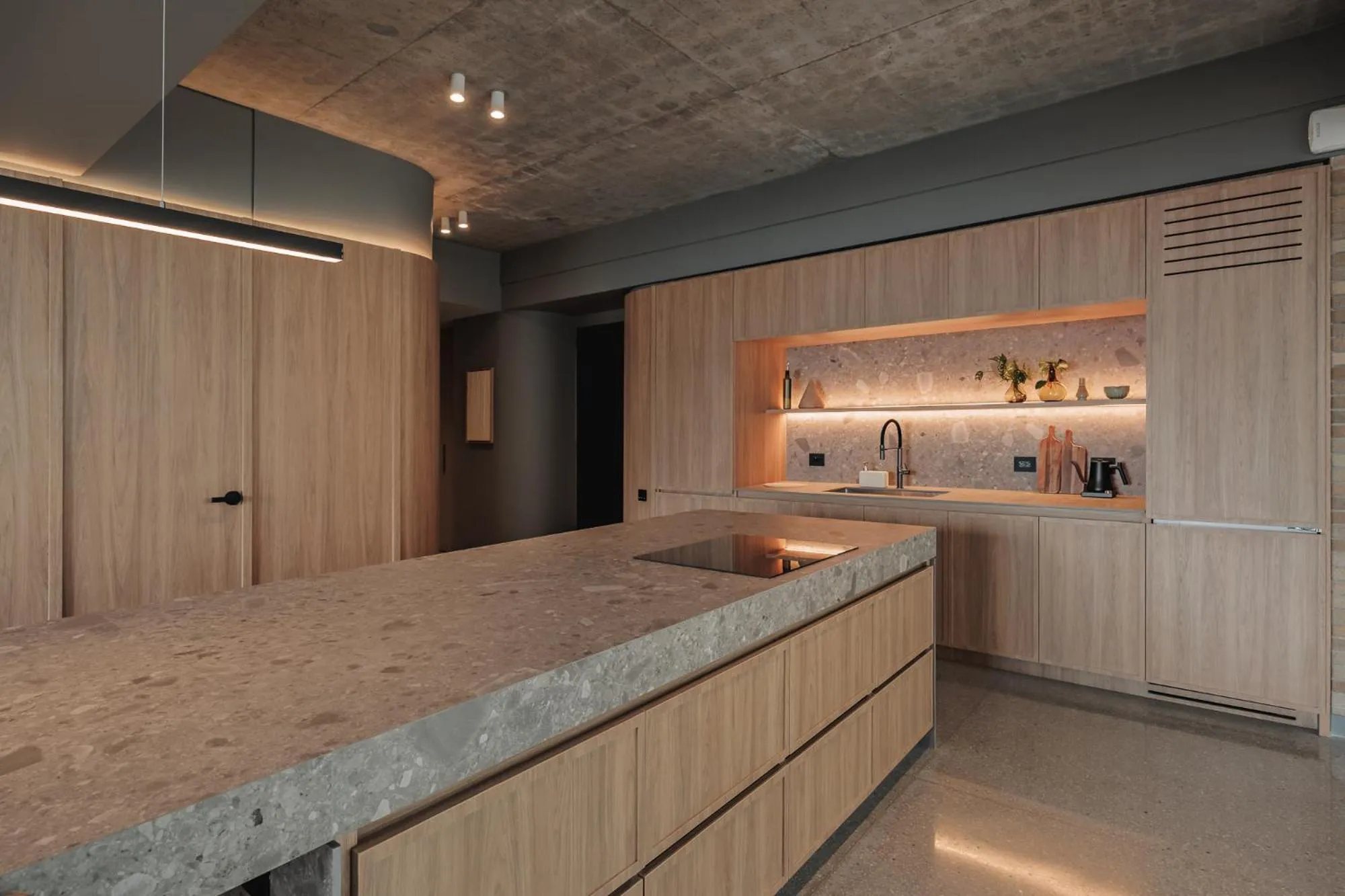 Kitchen or kitchenette in The Somos Loho Hotel