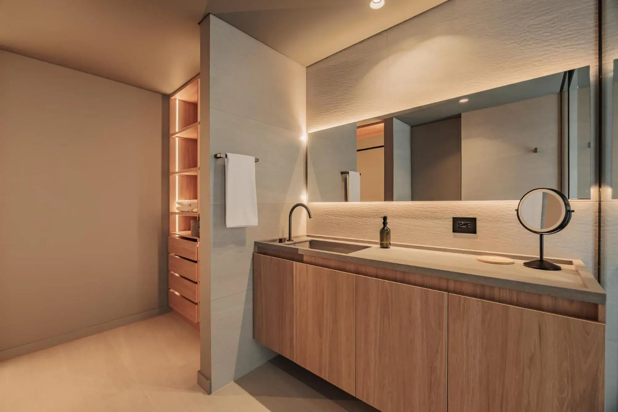 Two-Bedroom Apartment with Mountain View in The Somos Loho Hotel Two-Bedroom Apartment with Mountain View in The Somos Loho Hotel