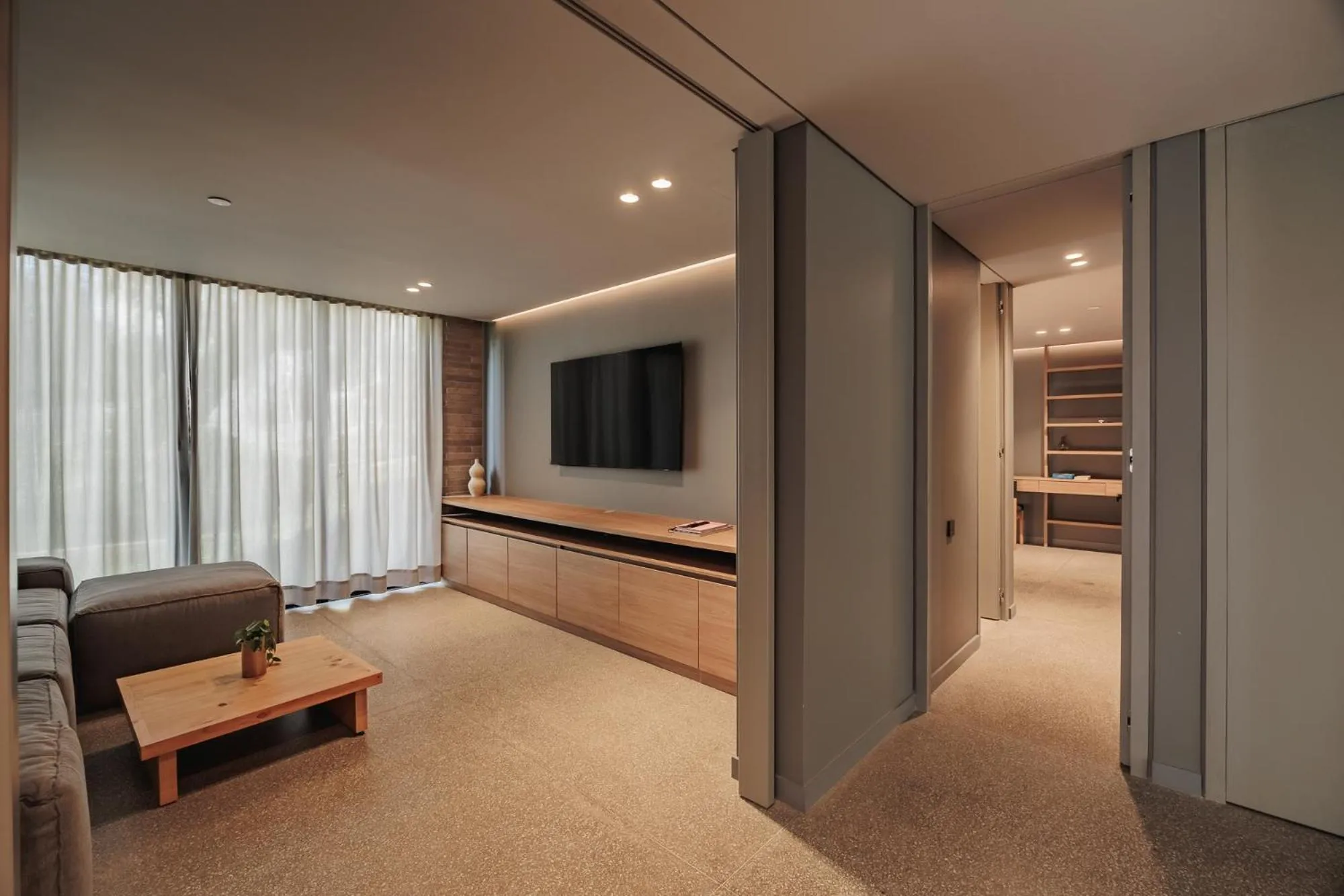 TV and multimedia in The Somos Loho Hotel