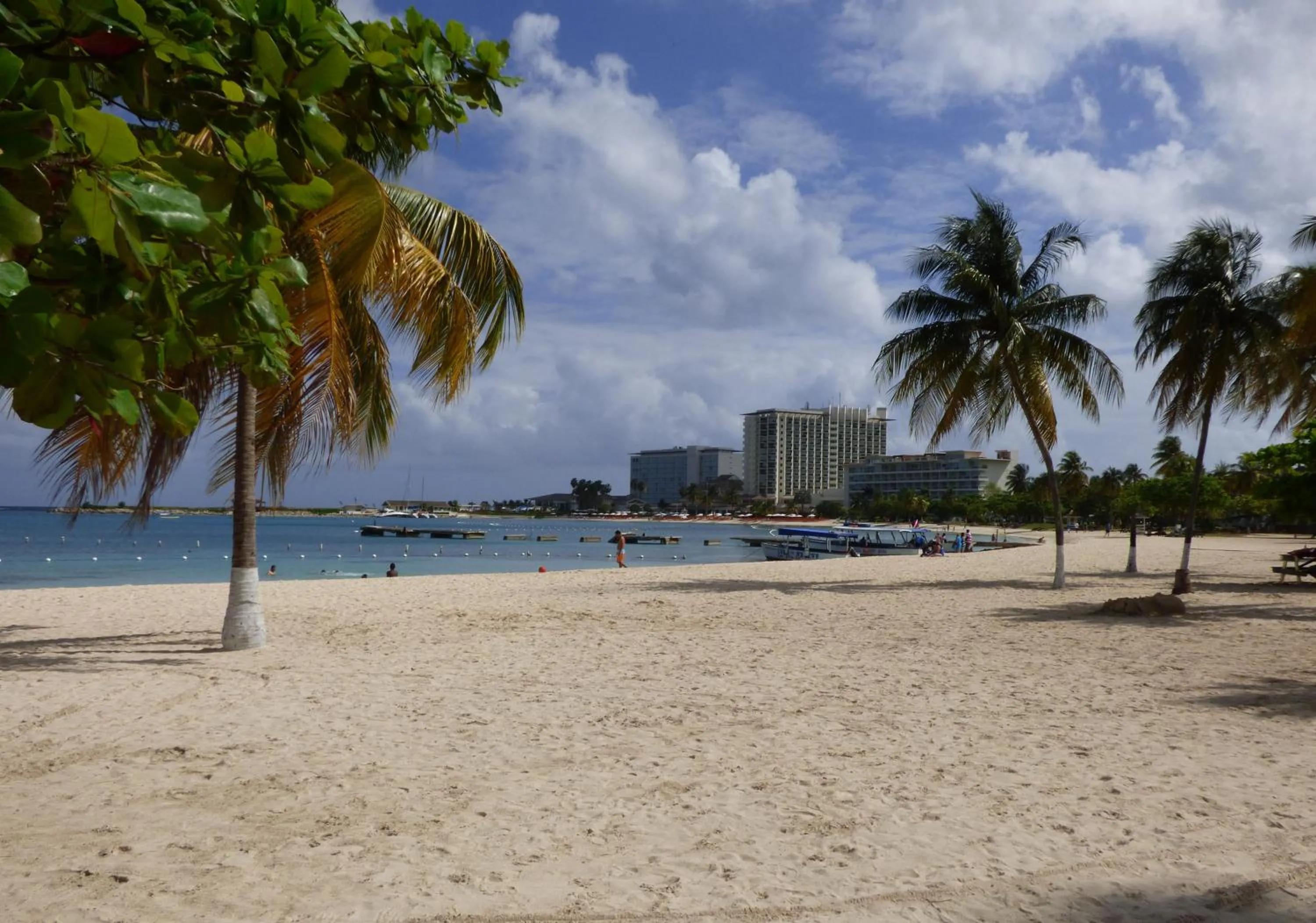 Beach in Beach One Bedroom Suite 13