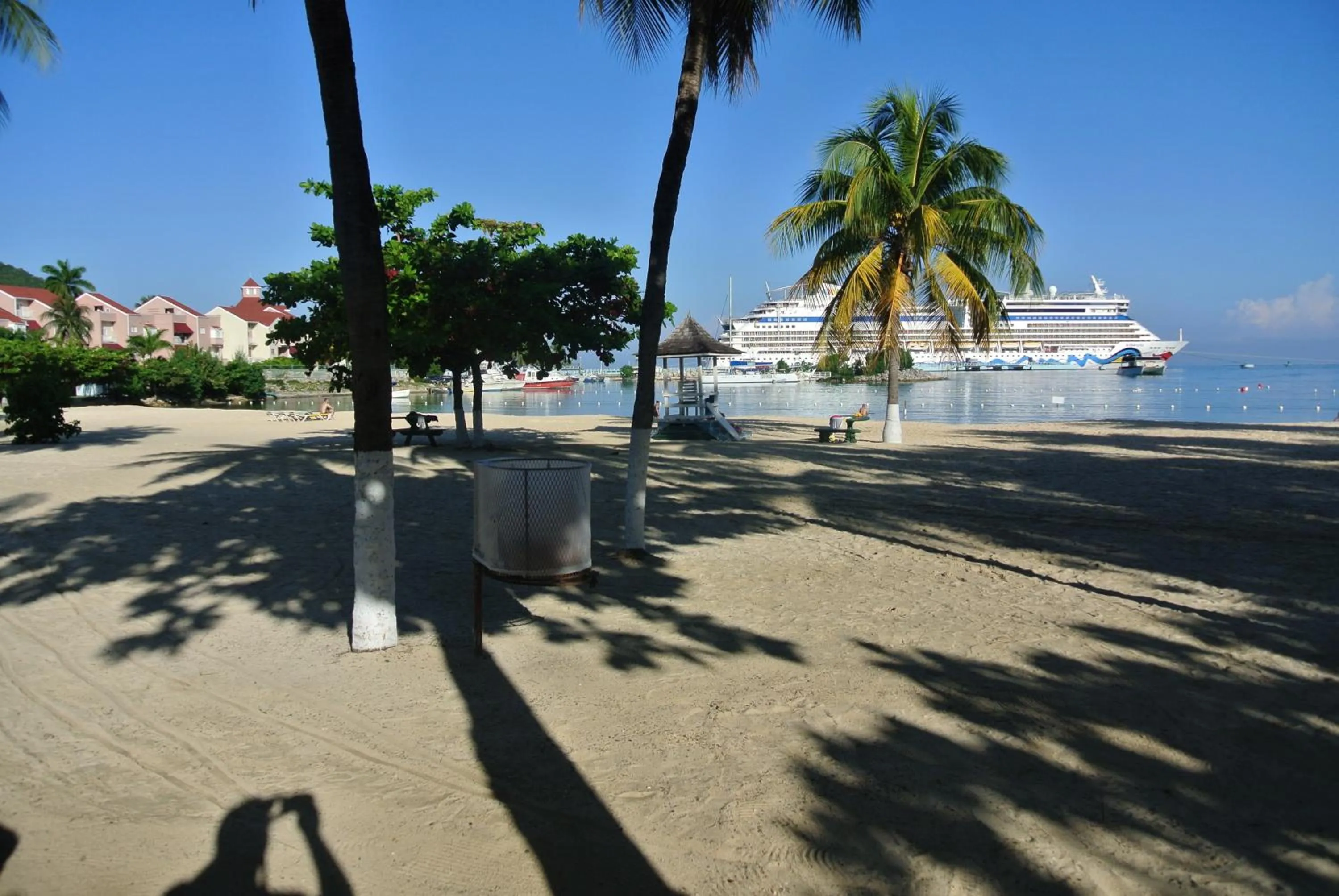 Beach in Beach One Bedroom Suite 13
