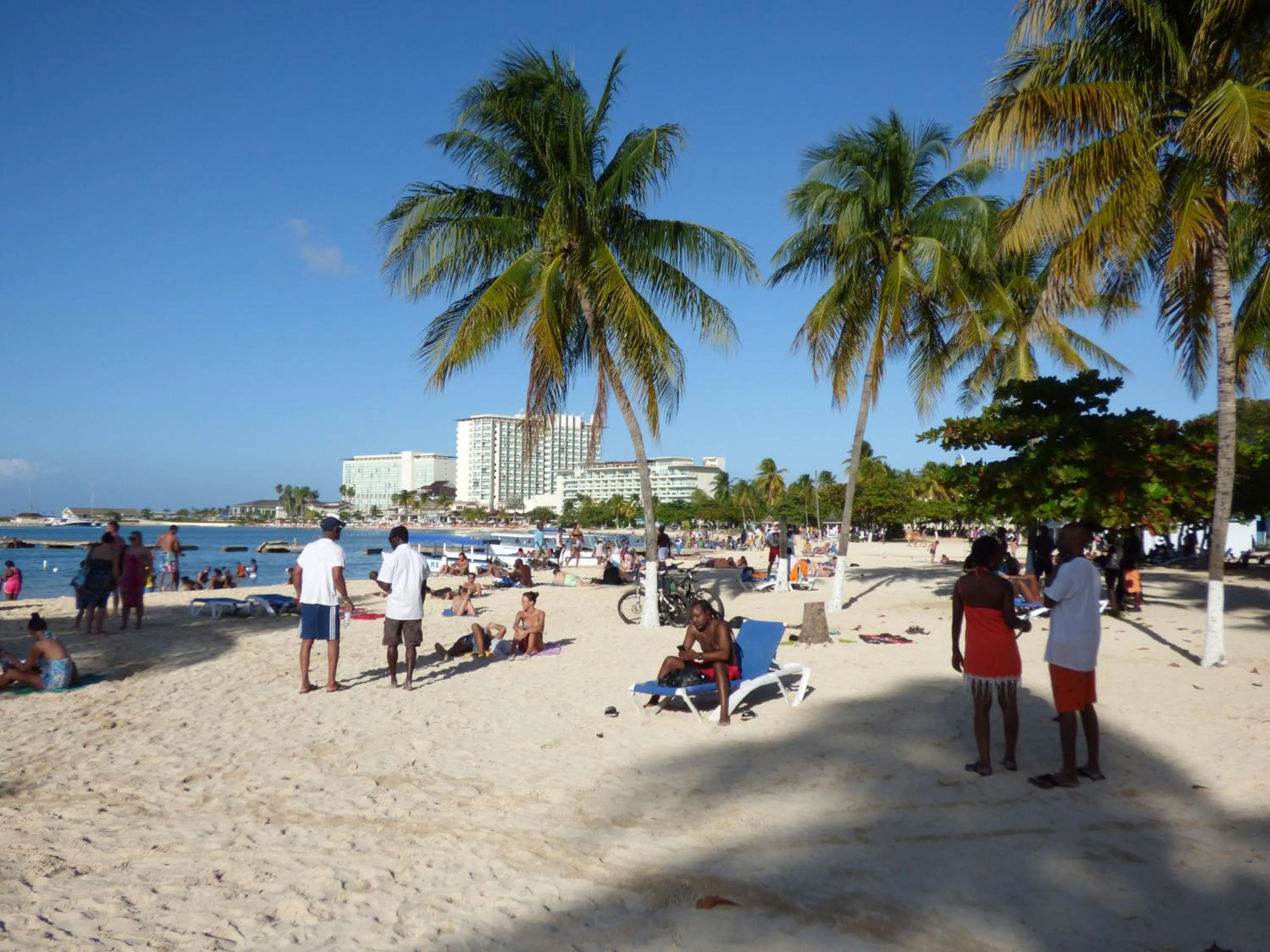 Property building in Beach One Bedroom Suite 13