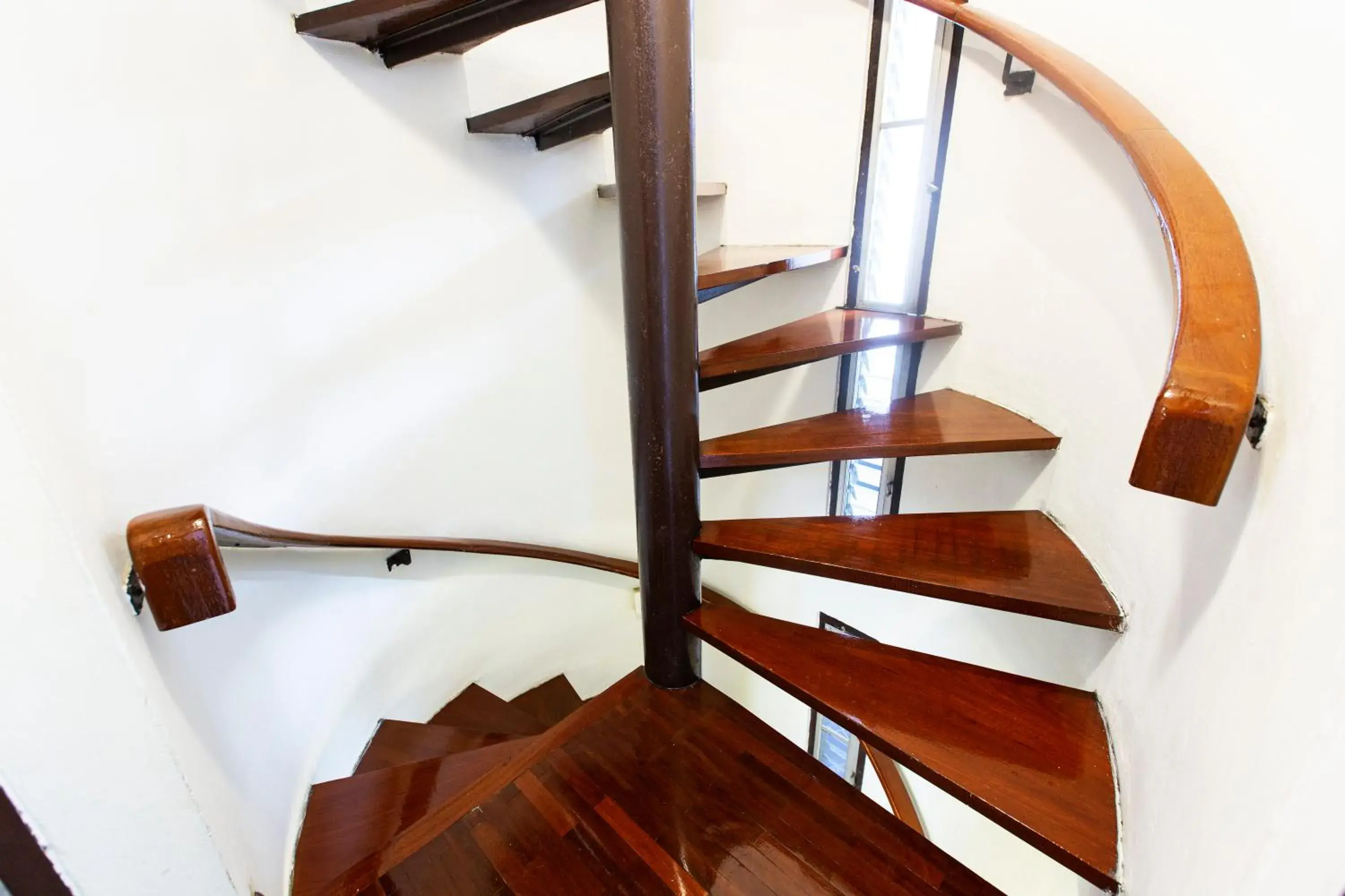 Property building in Home16 Sukhumvit16 Property building in Home16 Sukhumvit16