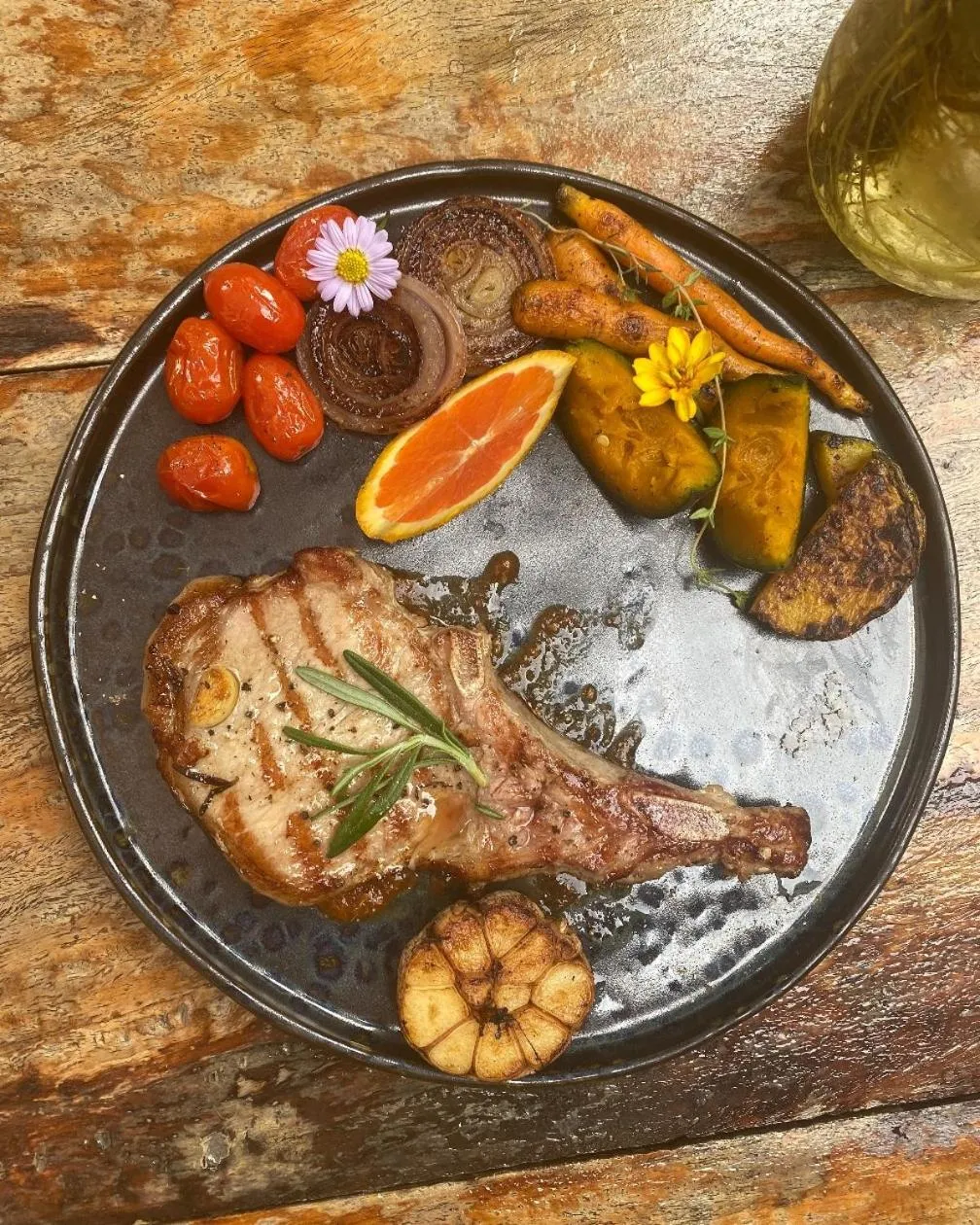 Restaurant/places to eat in Home16 Sukhumvit16