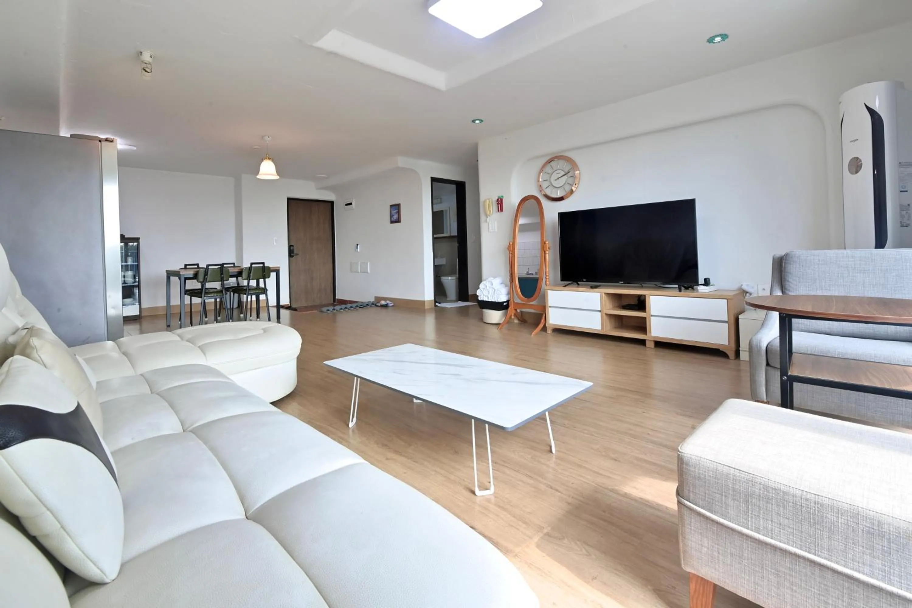Queen Suite with Sea View in Sweet Stay Pension