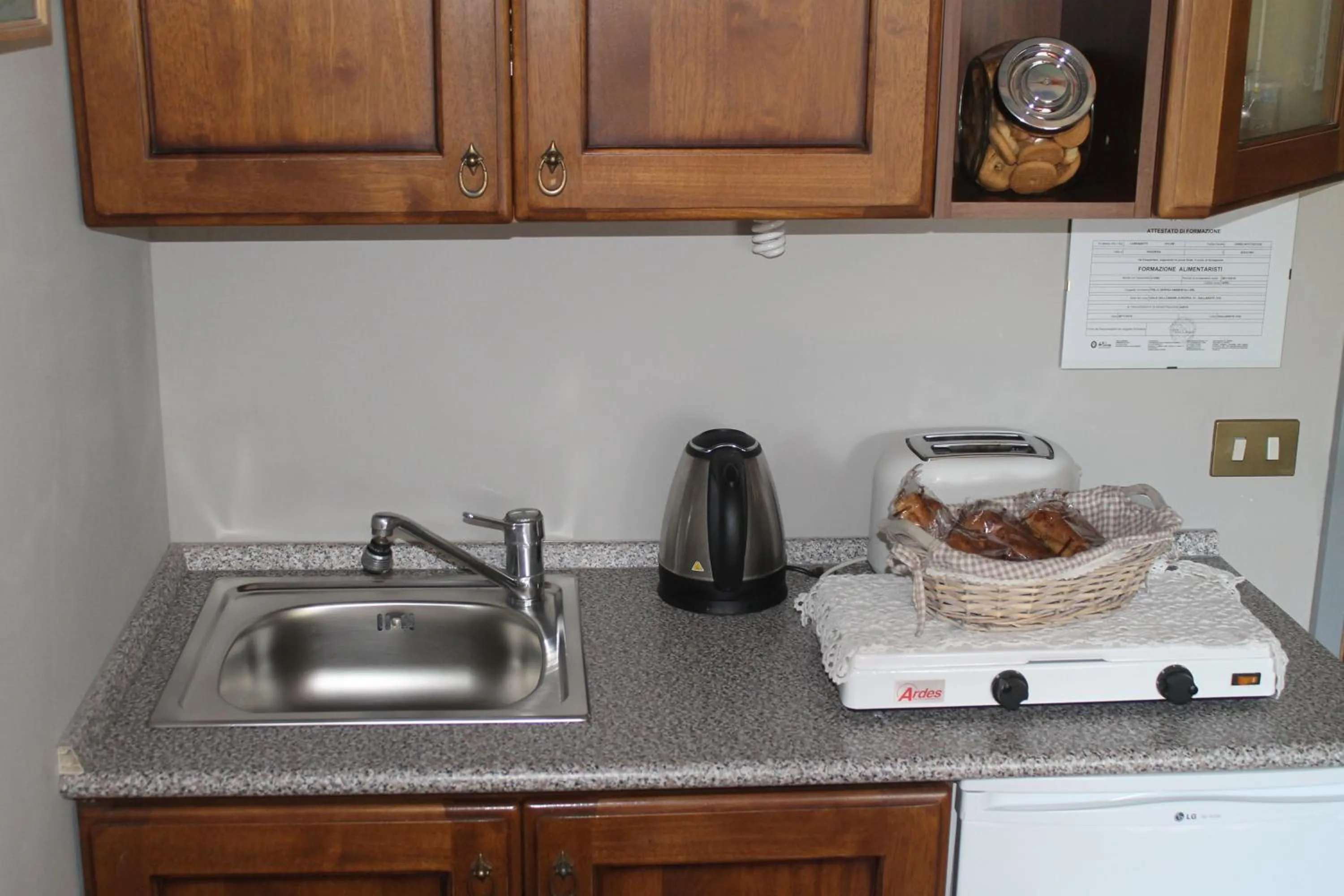 Kitchen or kitchenette in B&B Artistic House