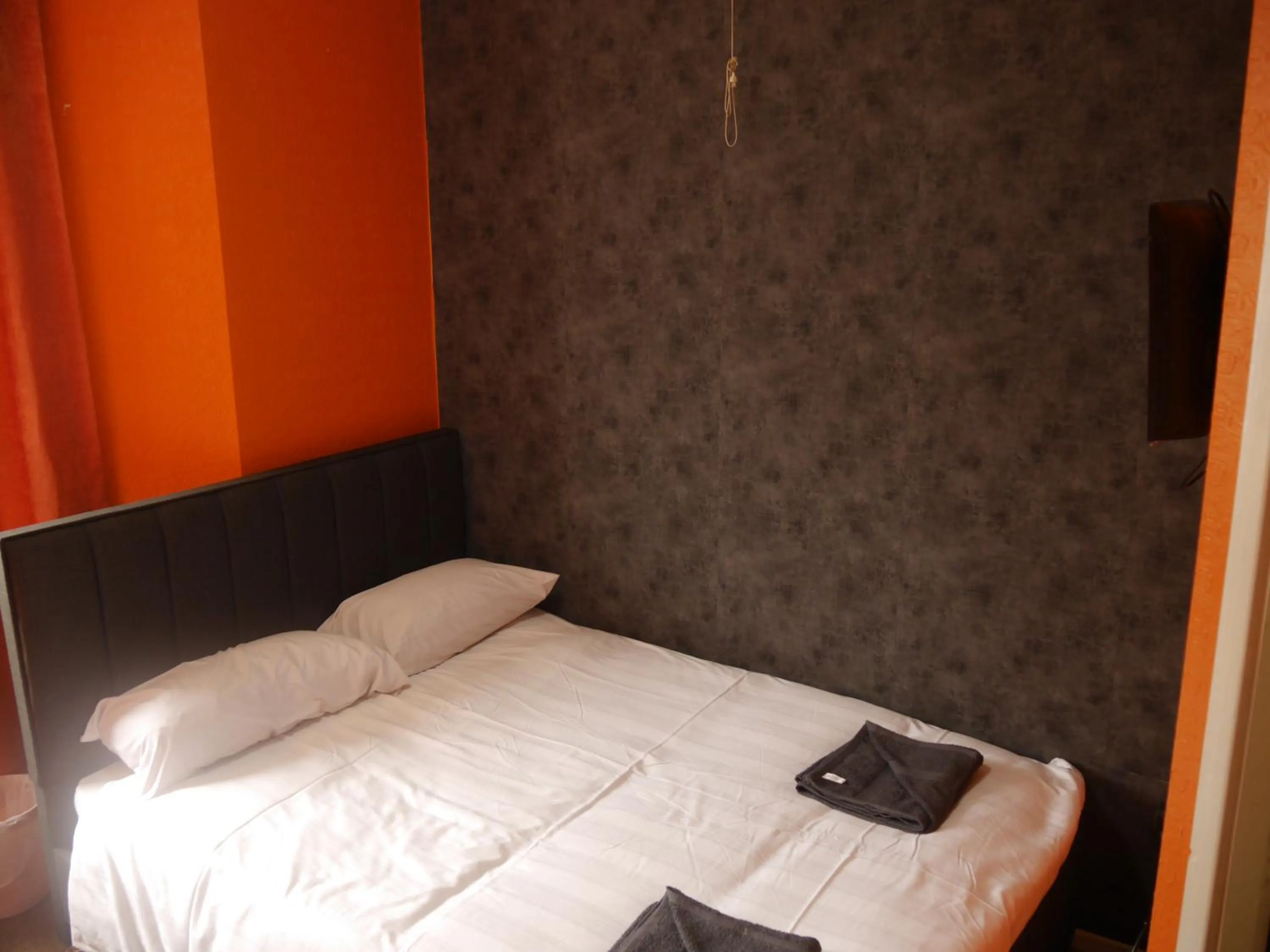 Photo of the whole room, Bed in The Stone House Hotel