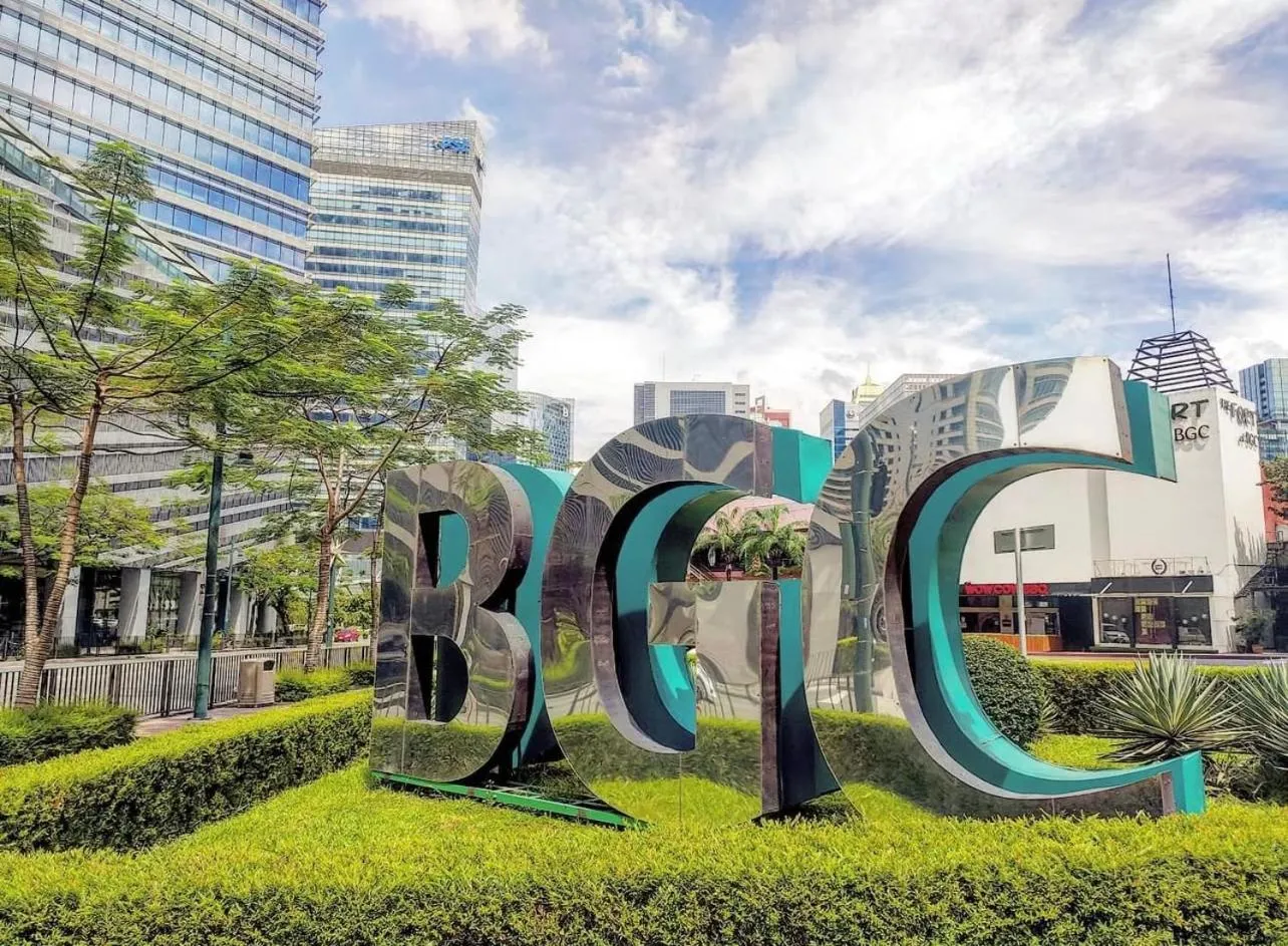 L1 Twin Bed Staycation in Bonifacio Global City