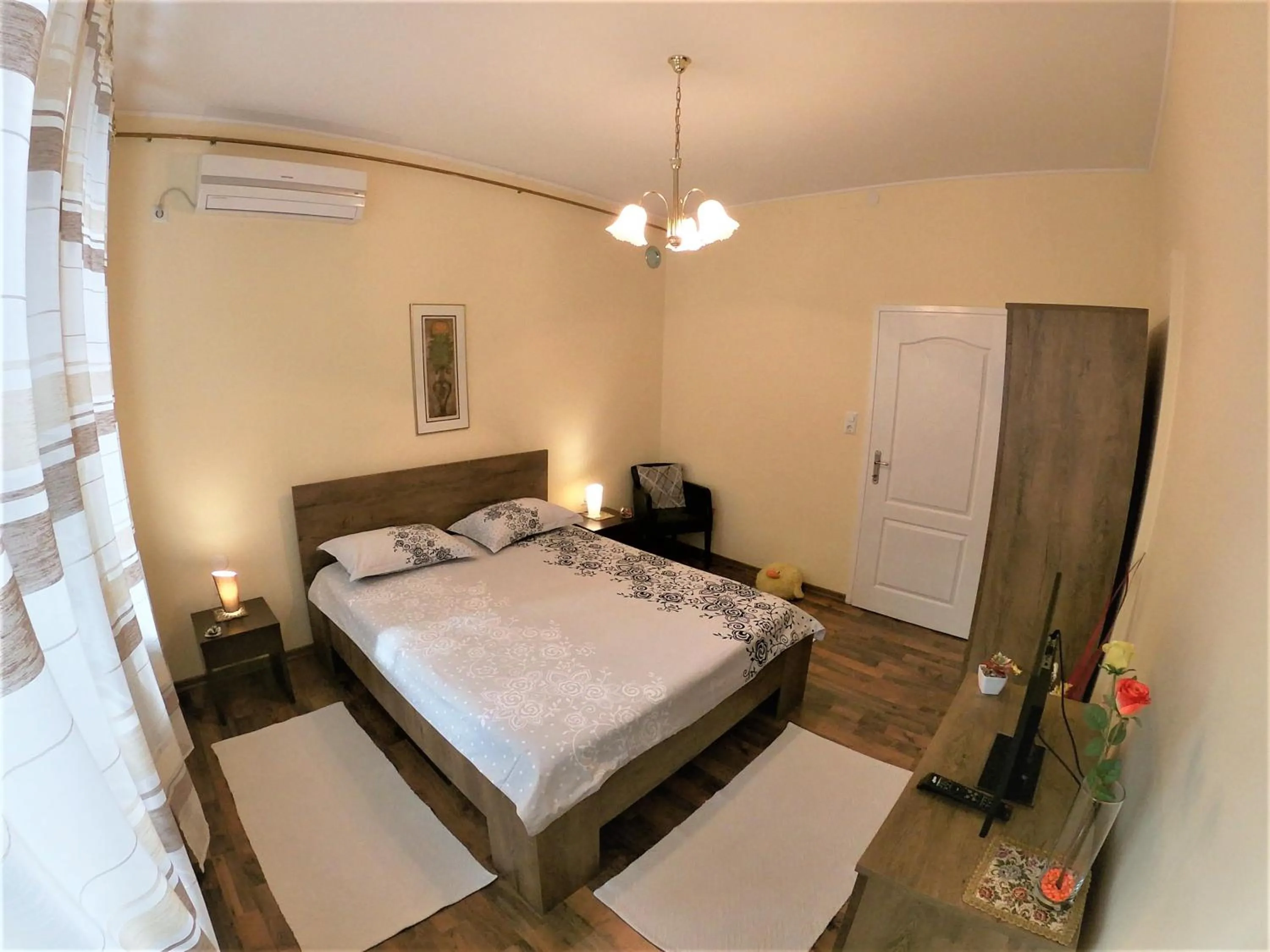 Apartment Honey Free Parking