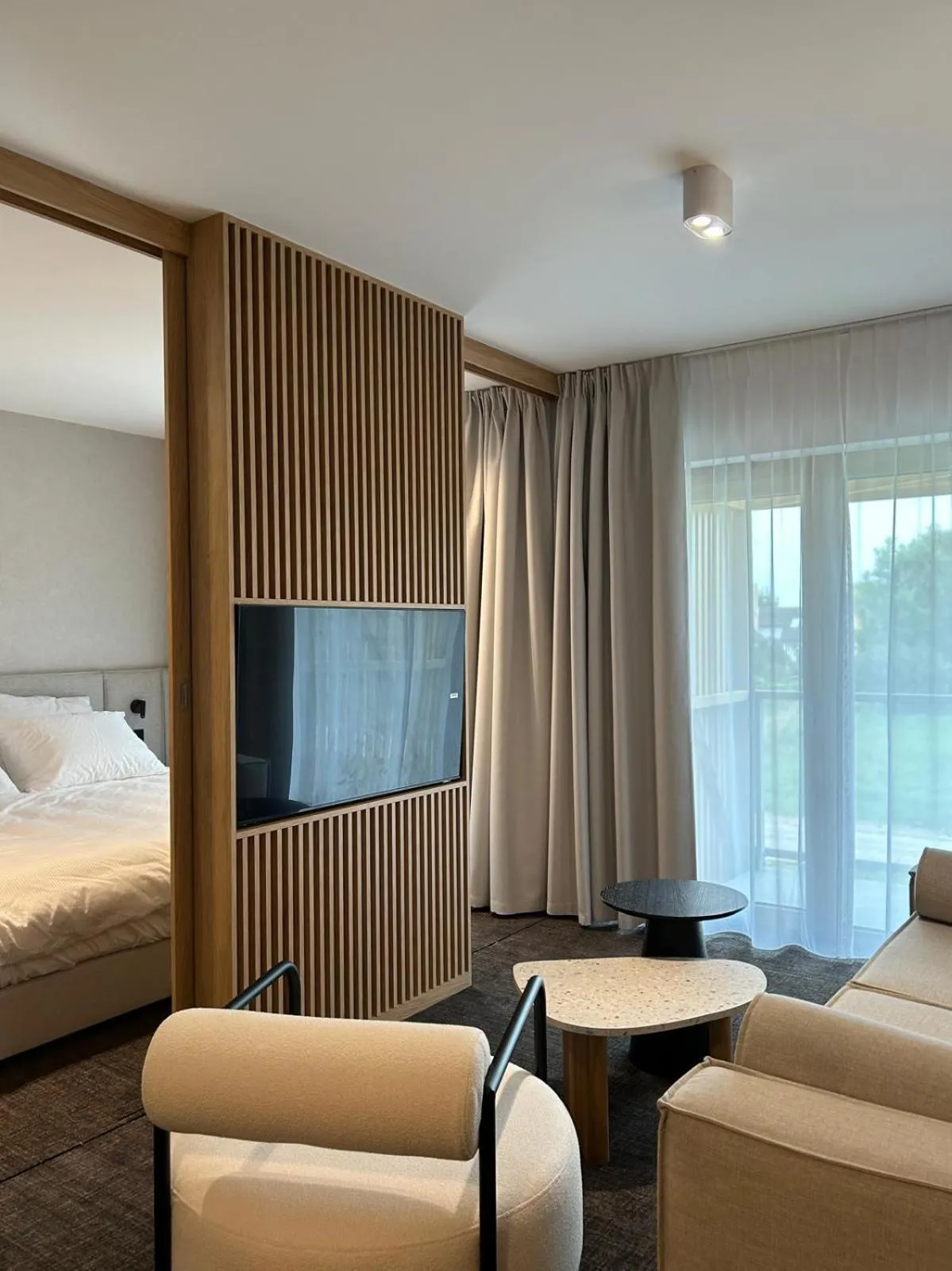 Communal lounge/ TV room, Bed in Nickel Resort & Wellnest Kołobrzeg - Grzybowo