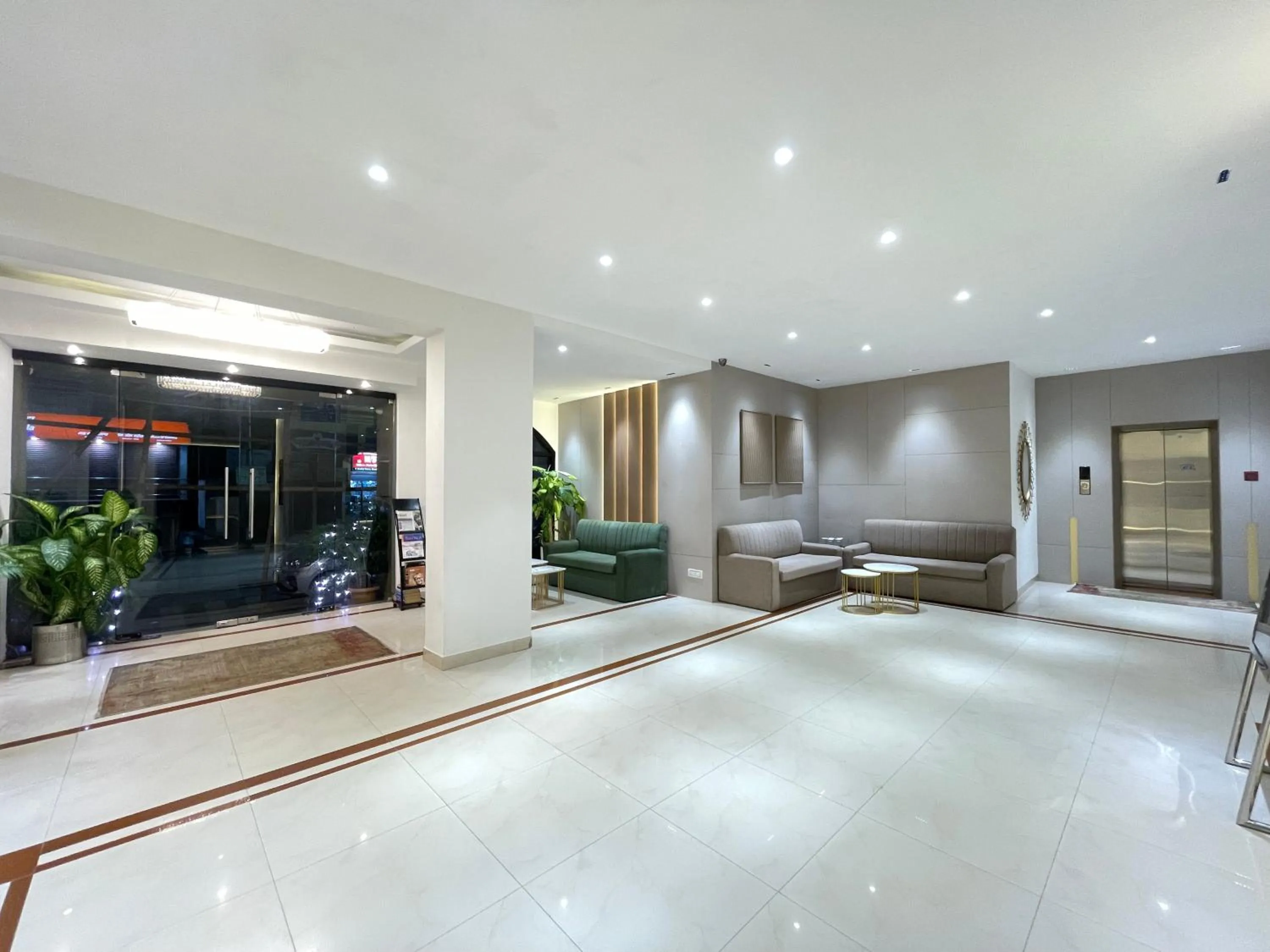 Lobby or reception in Hotel Prag Continental