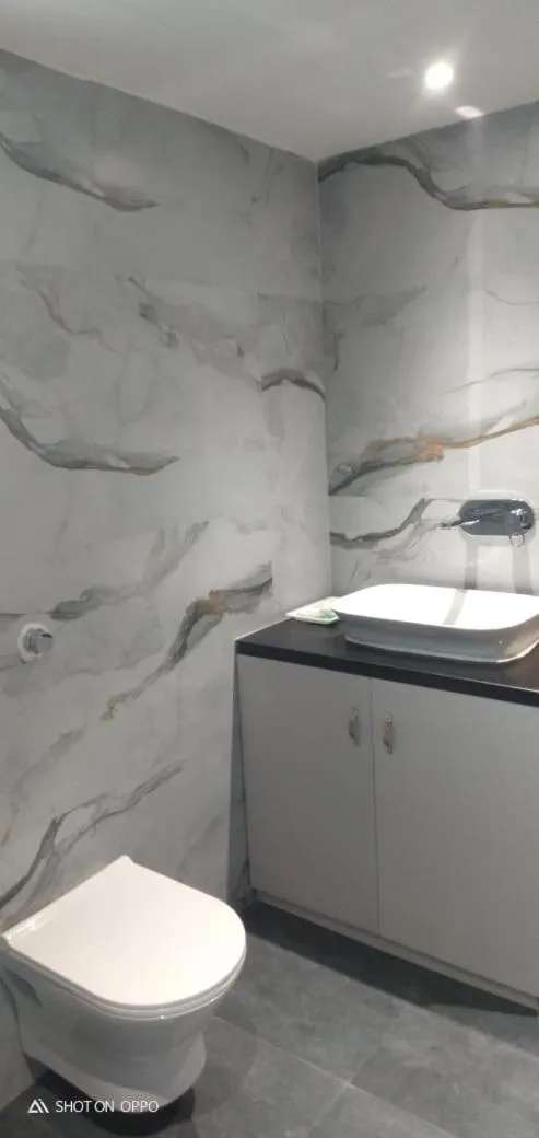 Toilet in Hotel Prag Continental